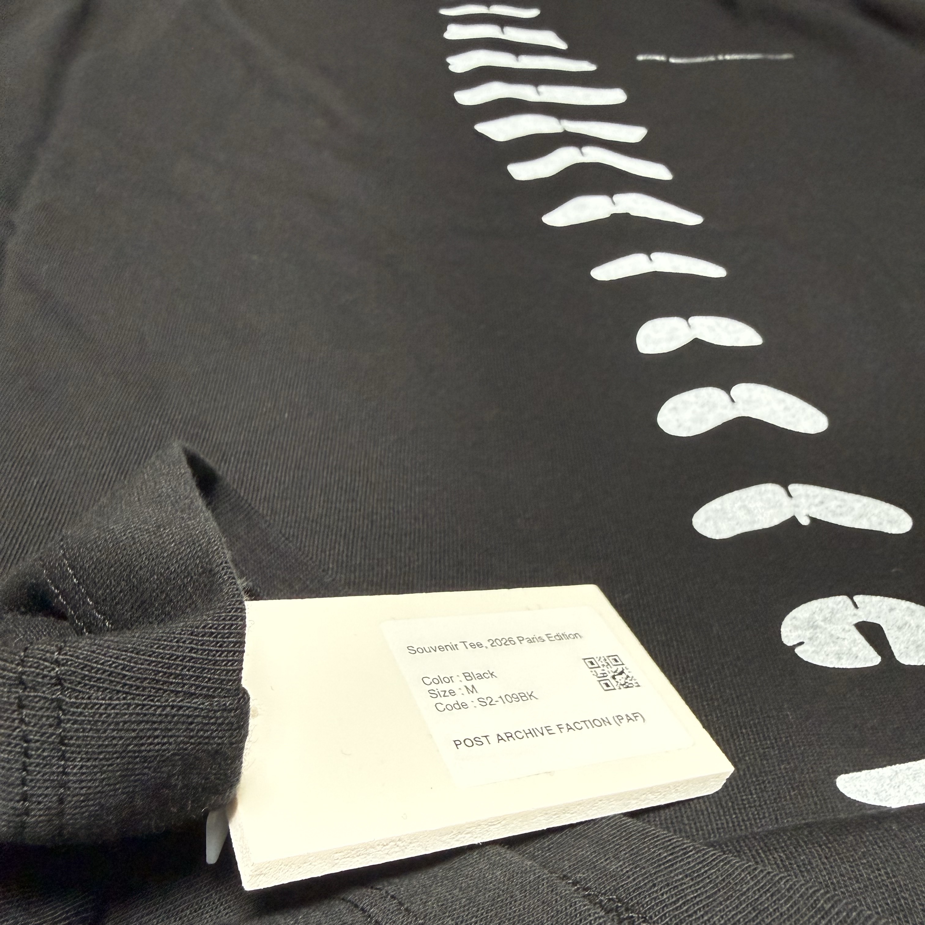 Post Archive Faction (PAF) Souvenir T-Shirt 2026 Paris Edition Black 착용 스타일 - 4