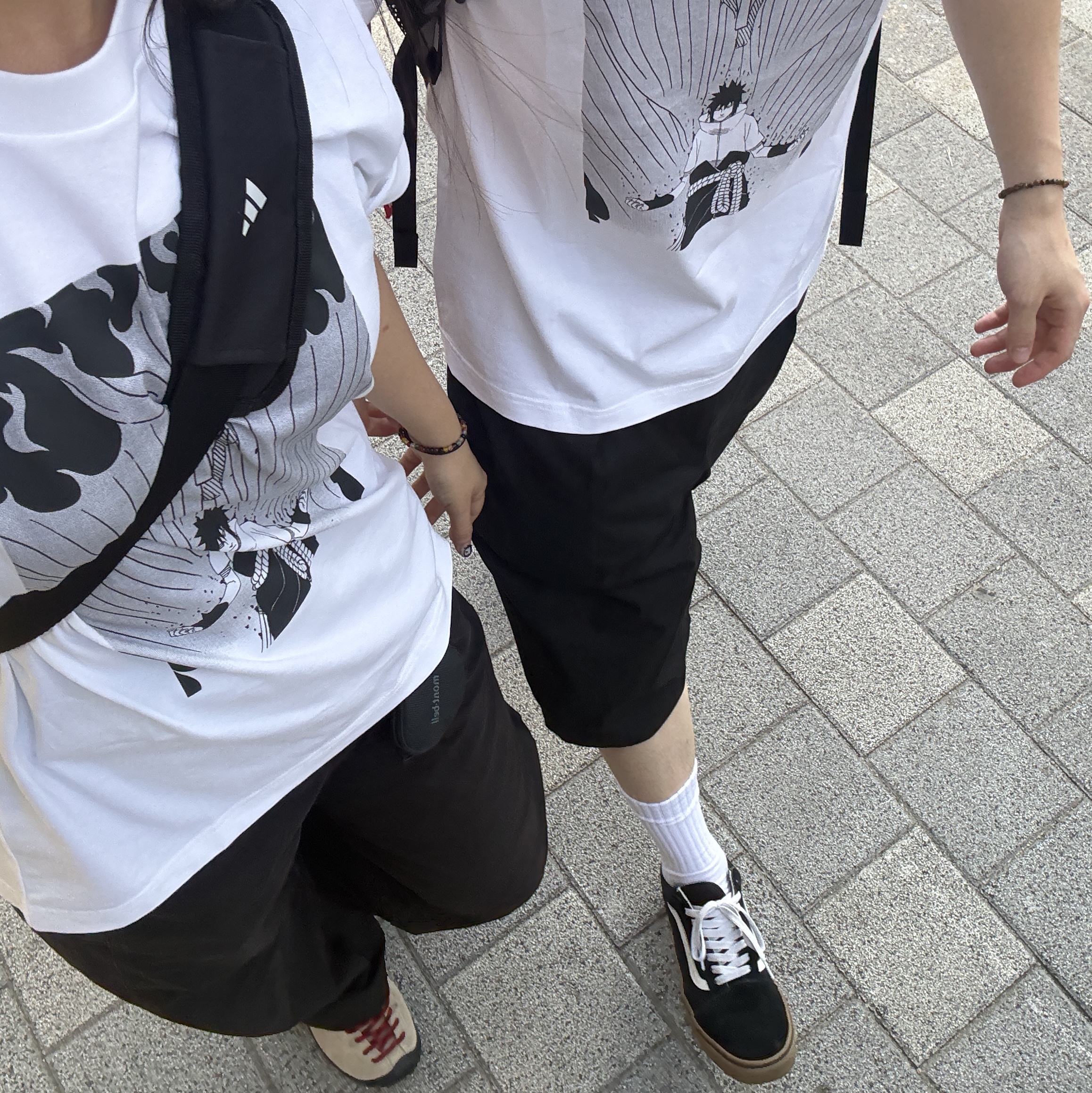 Uniqlo UT Shueisha 100th Anniversary Naruto T-Shirt White, (W) Keen Jasper Suede Sneakers Silver Mink 착용 스타일