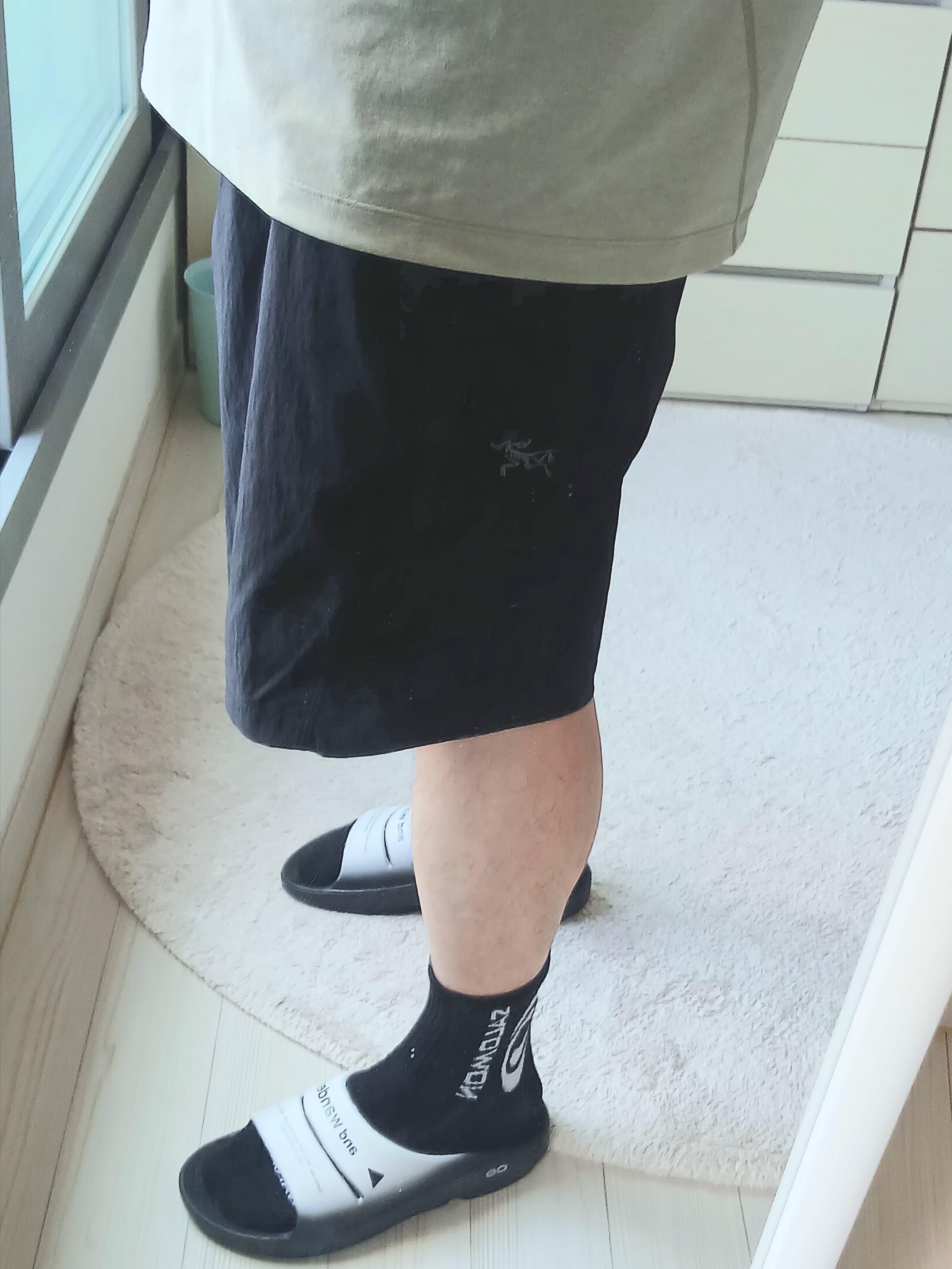 Nike ACG Trail Cap Black, Arc'teryx Konseal Pocket SS T-Shirt Habitat 착용 스타일 - 2