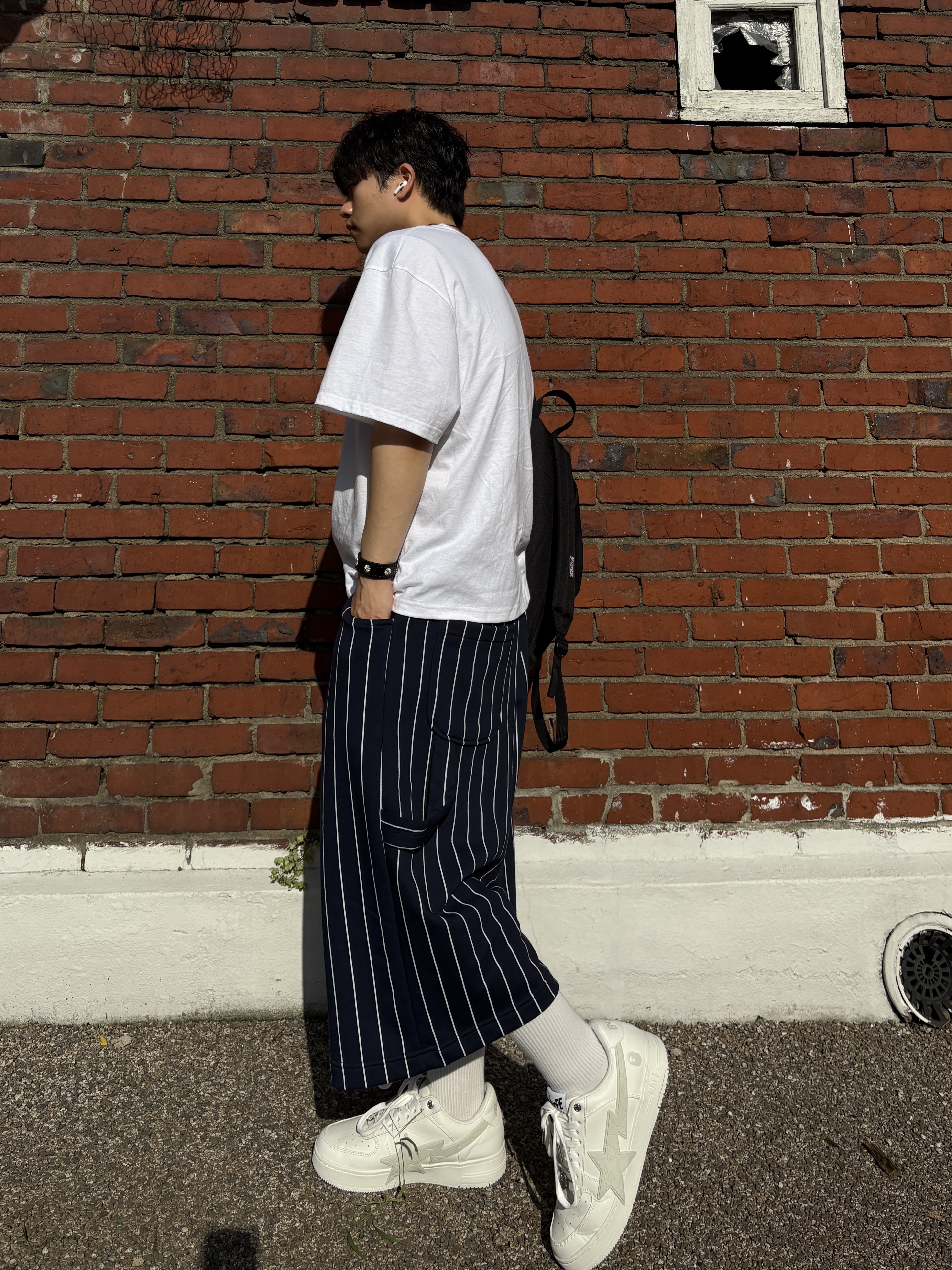 MJD X TRSC Stripe Side Snap Wide Carpenter Bermuda Pants Navy, BAPE Sta Os #2 White 착용 스타일 - 2