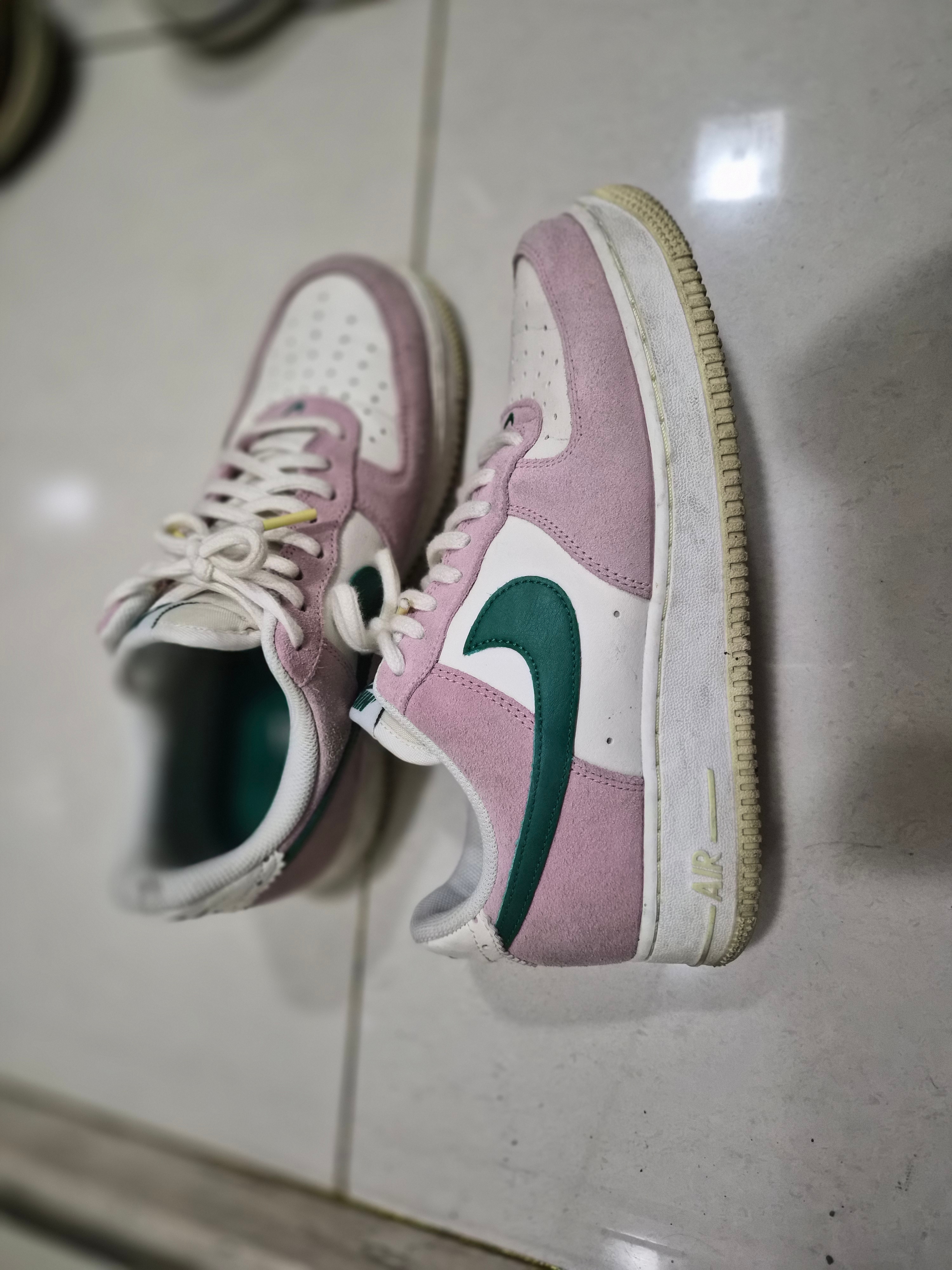 Nike Air Force 1 '07 Sail Medium Soft Pink 착용 스타일