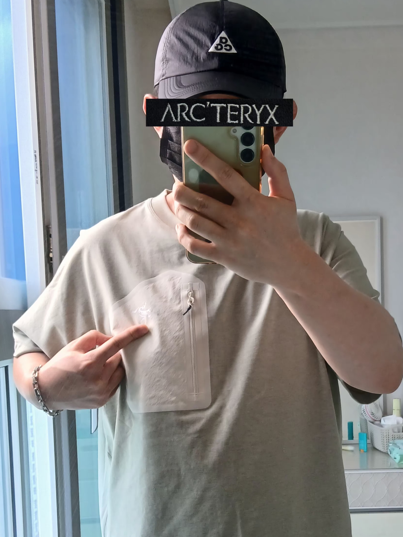 Nike ACG Trail Cap Black, Arc'teryx Konseal Pocket SS T-Shirt Habitat 착용 스타일 - 4