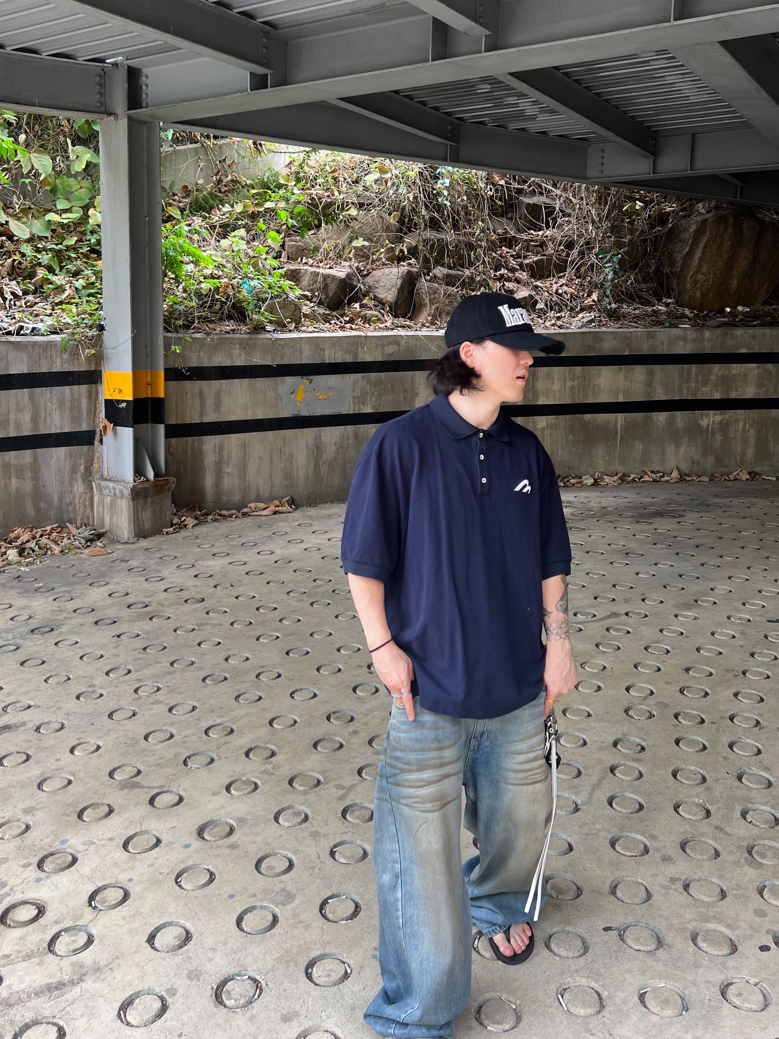 MJD Oversized Polo Navy, ETCE Maranello Skid Mark Vintage Cap Black 착용 스타일 - 2