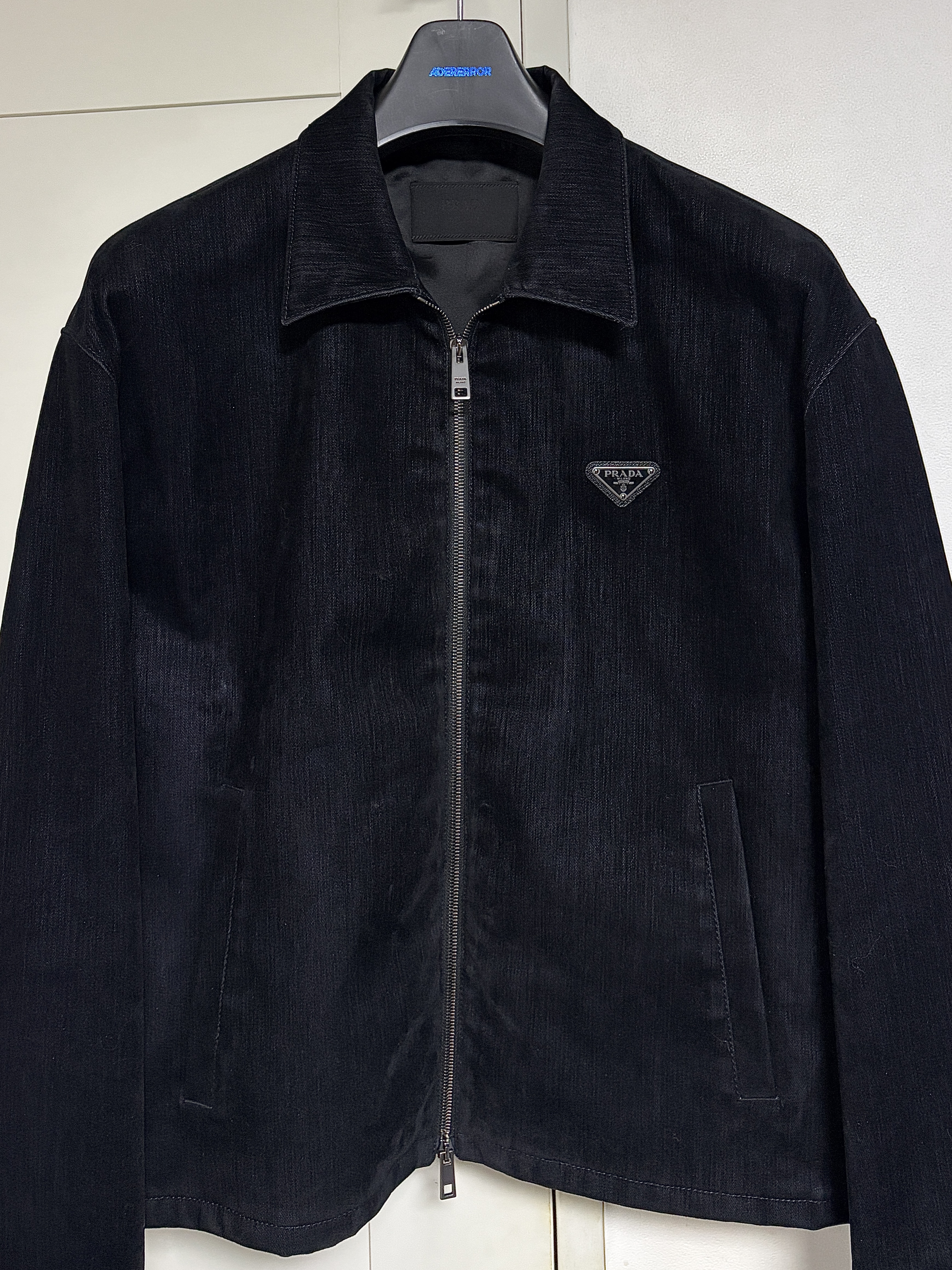 Prada Velvet Denim Blouson Jacket Black, Prada Velvet Denim Blouson Jacket Black 착용 스타일 - 2