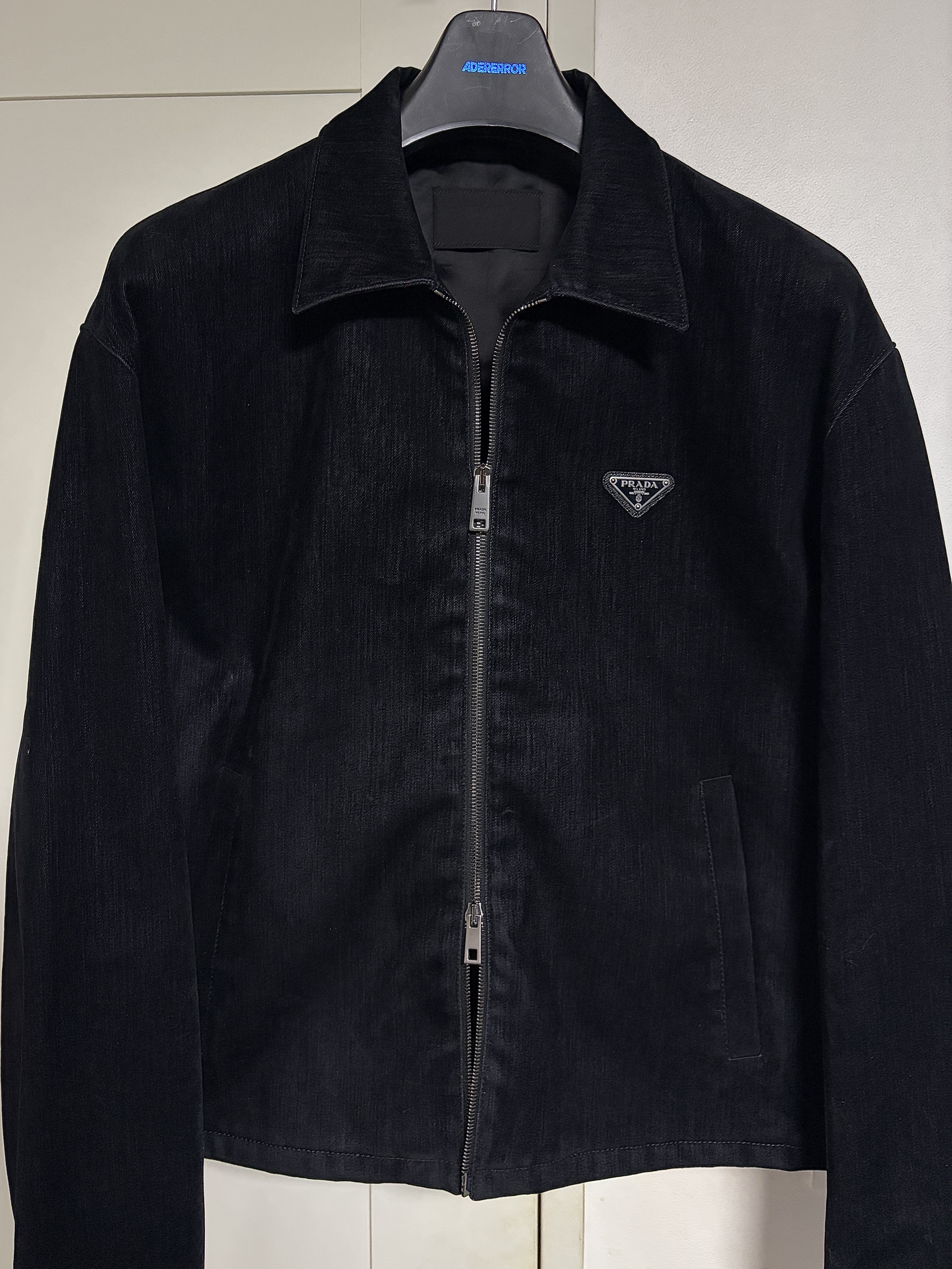 Prada Velvet Denim Blouson Jacket Black, Prada Velvet Denim Blouson Jacket Black 착용 스타일 - 3