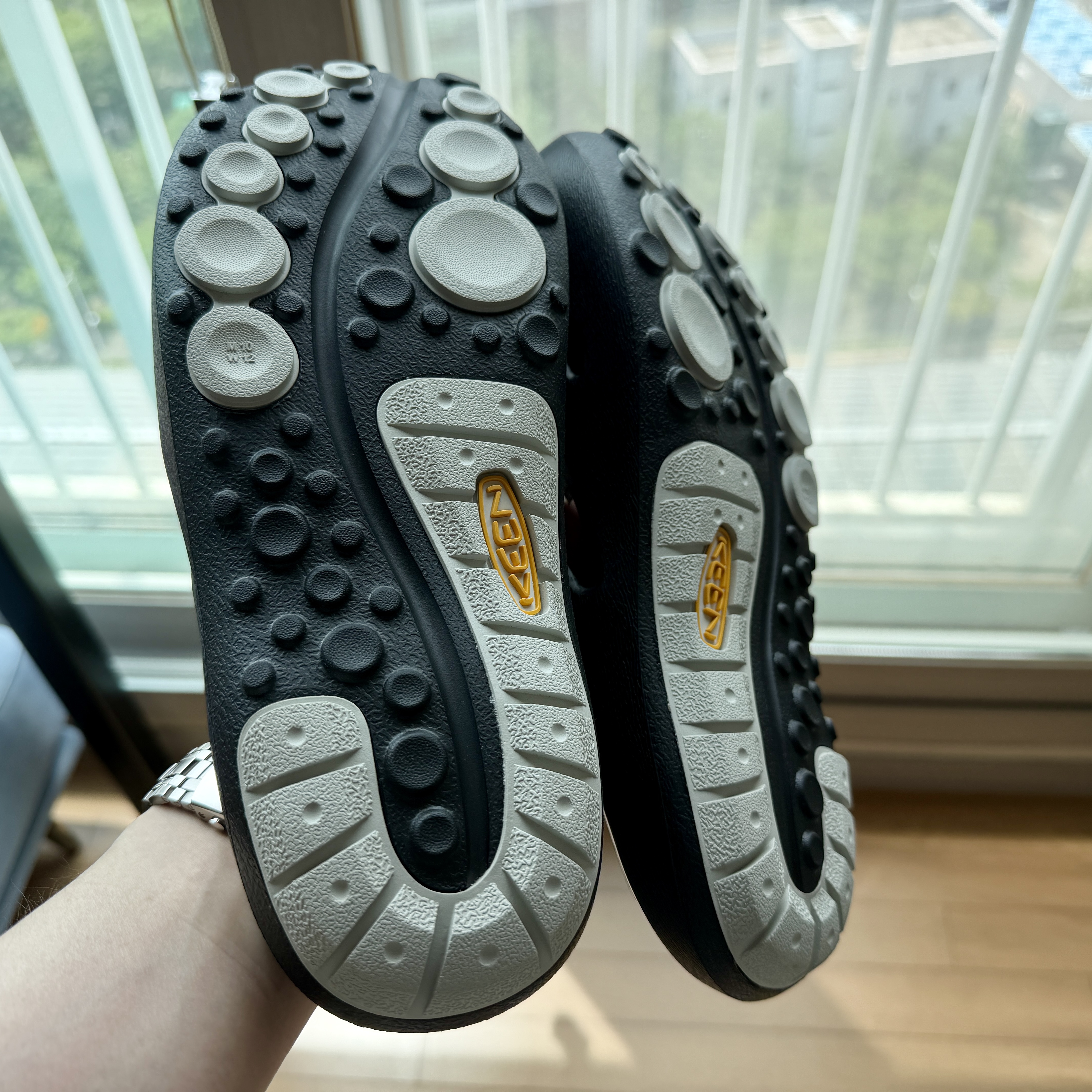 Keen Shanti Black Dawn Blue 착용 스타일 - 2