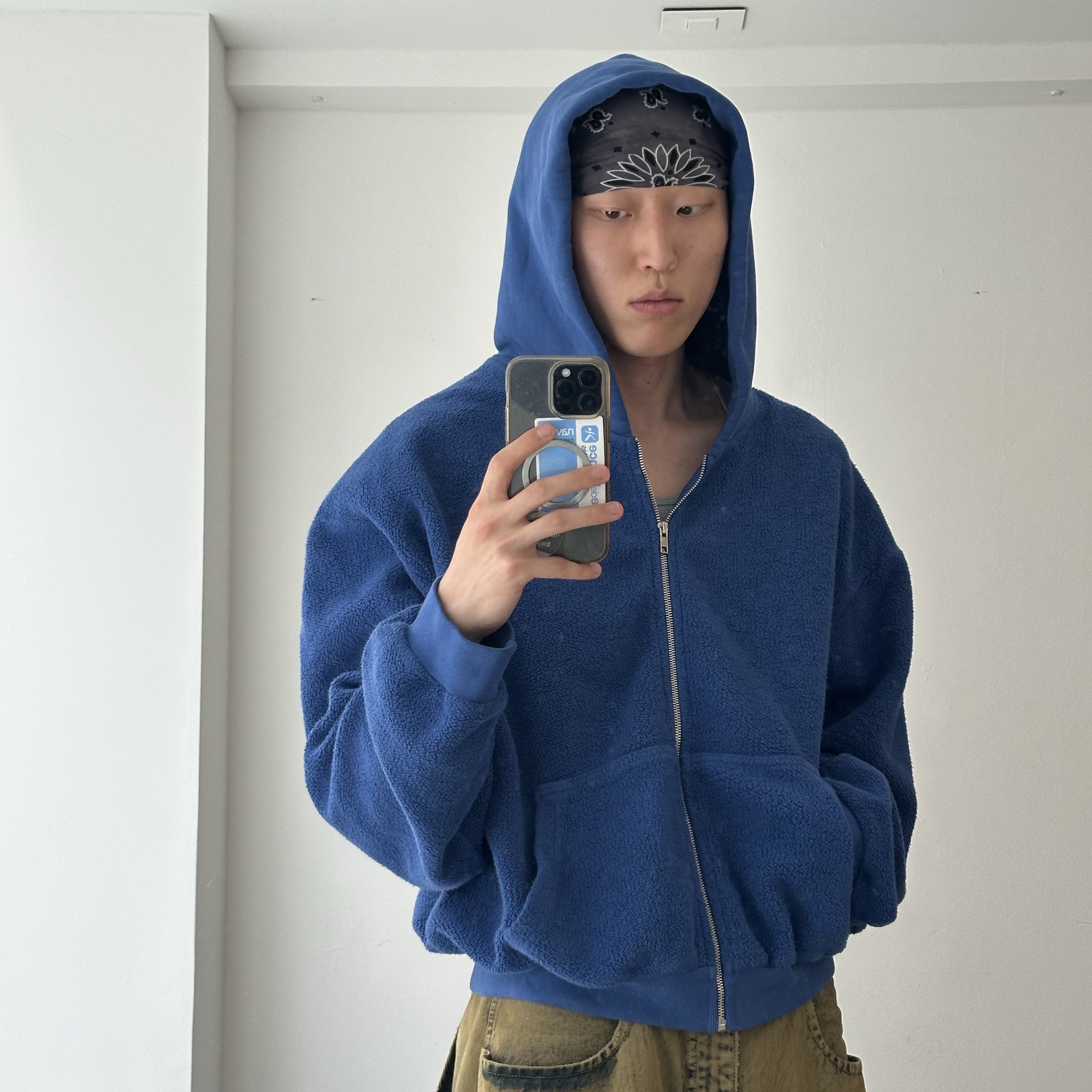 SKYLRK Reverse Zip Hoodie Blooh 착용 스타일 - 1