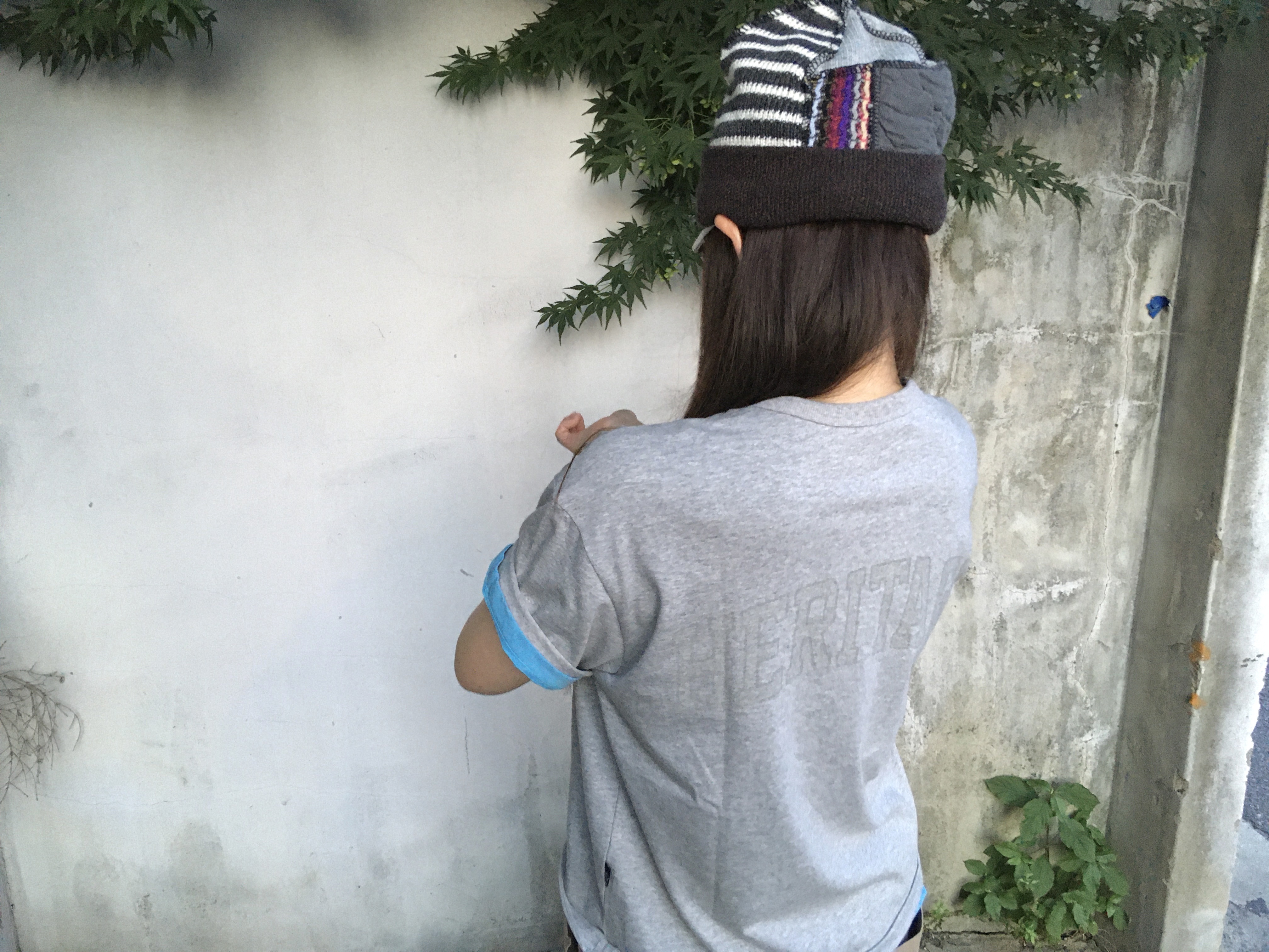 COYSEIO Patchwork Beanie Brown 착용 스타일