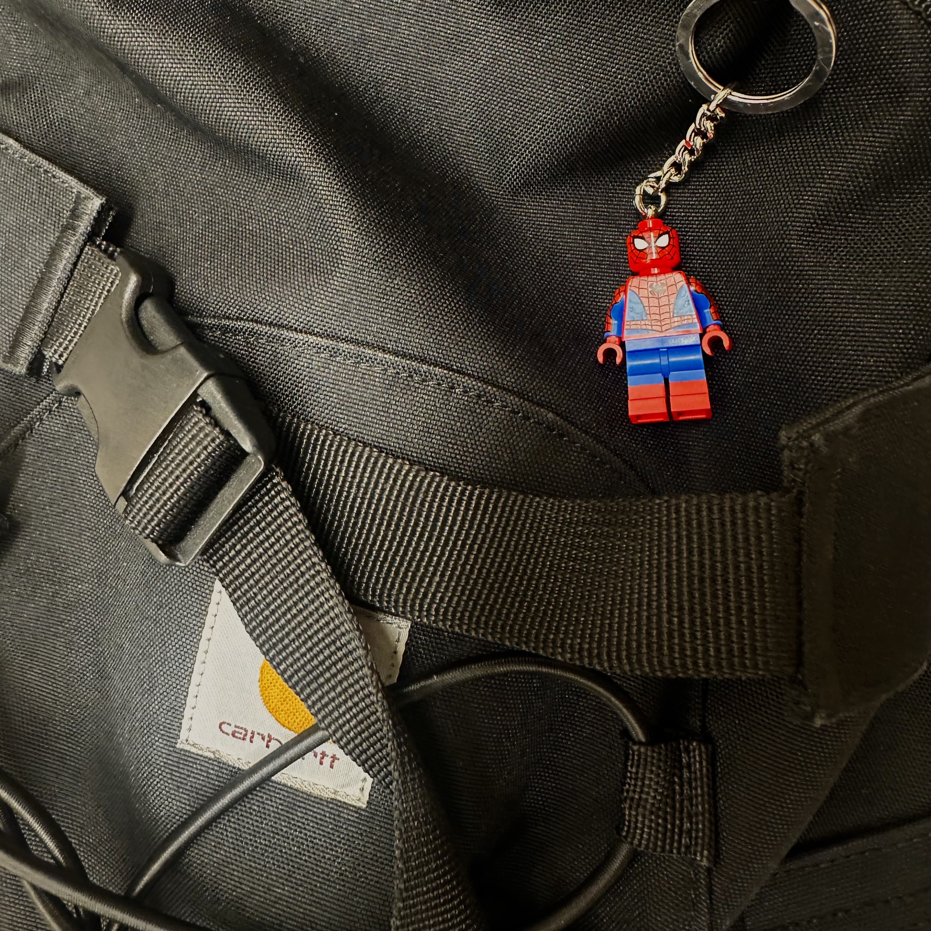 Lego Marvel Spider-Man Key Chain, Carhartt WIP Kickflip Backpack Black 착용 스타일