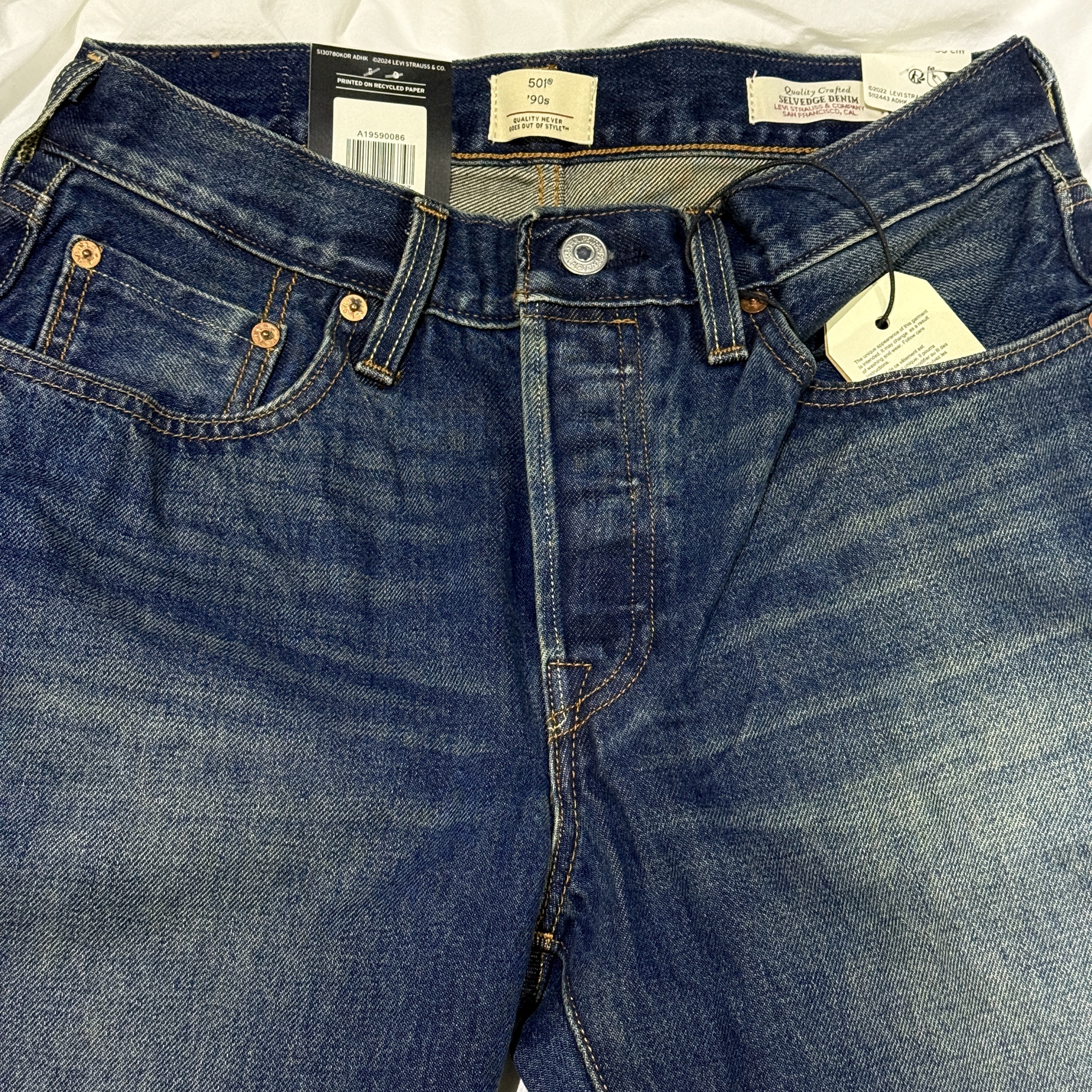 Levi's Women 501 90s Jean Medium Indigo 착용 스타일 - 1