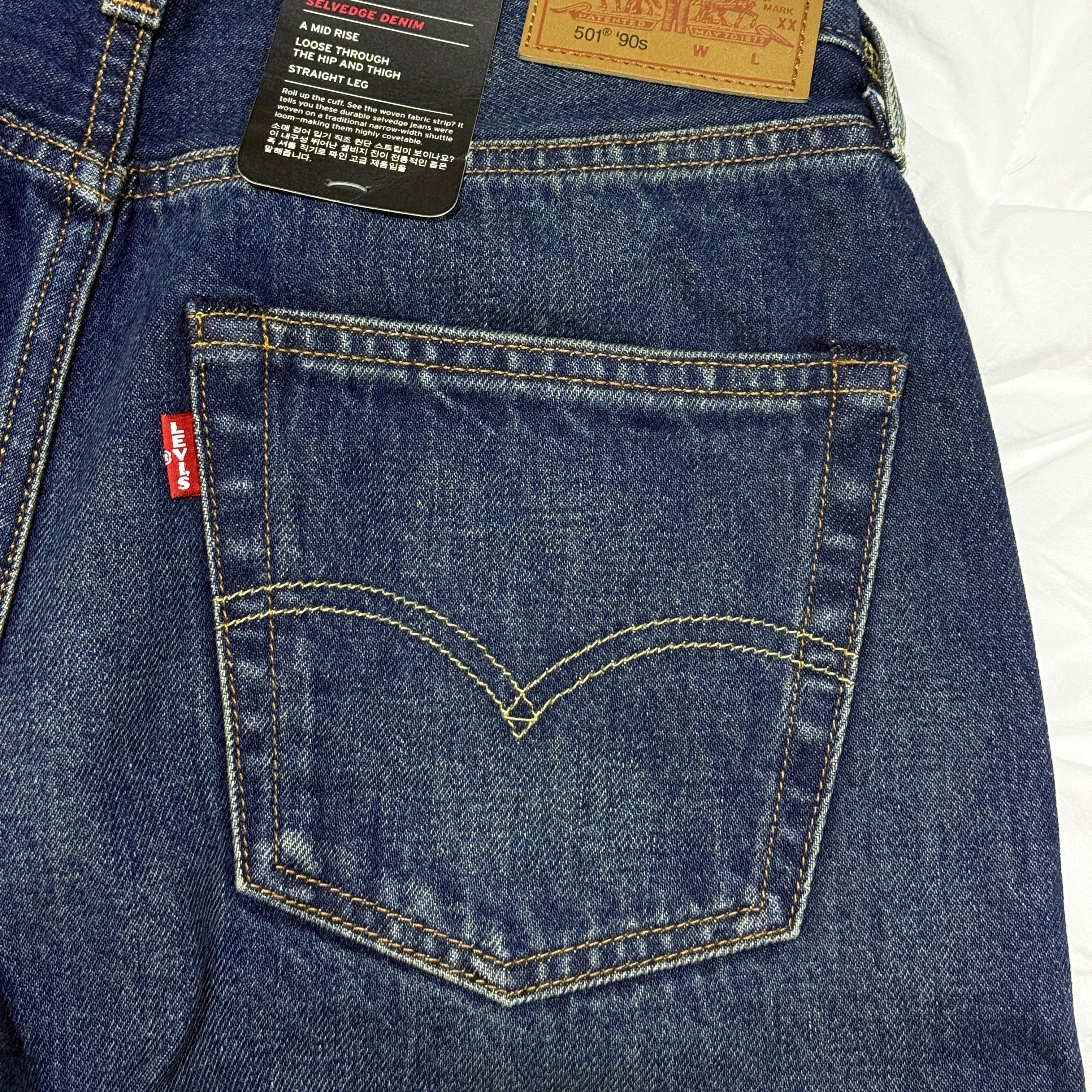 Levi's Women 501 90s Jean Medium Indigo 착용 스타일 - 2