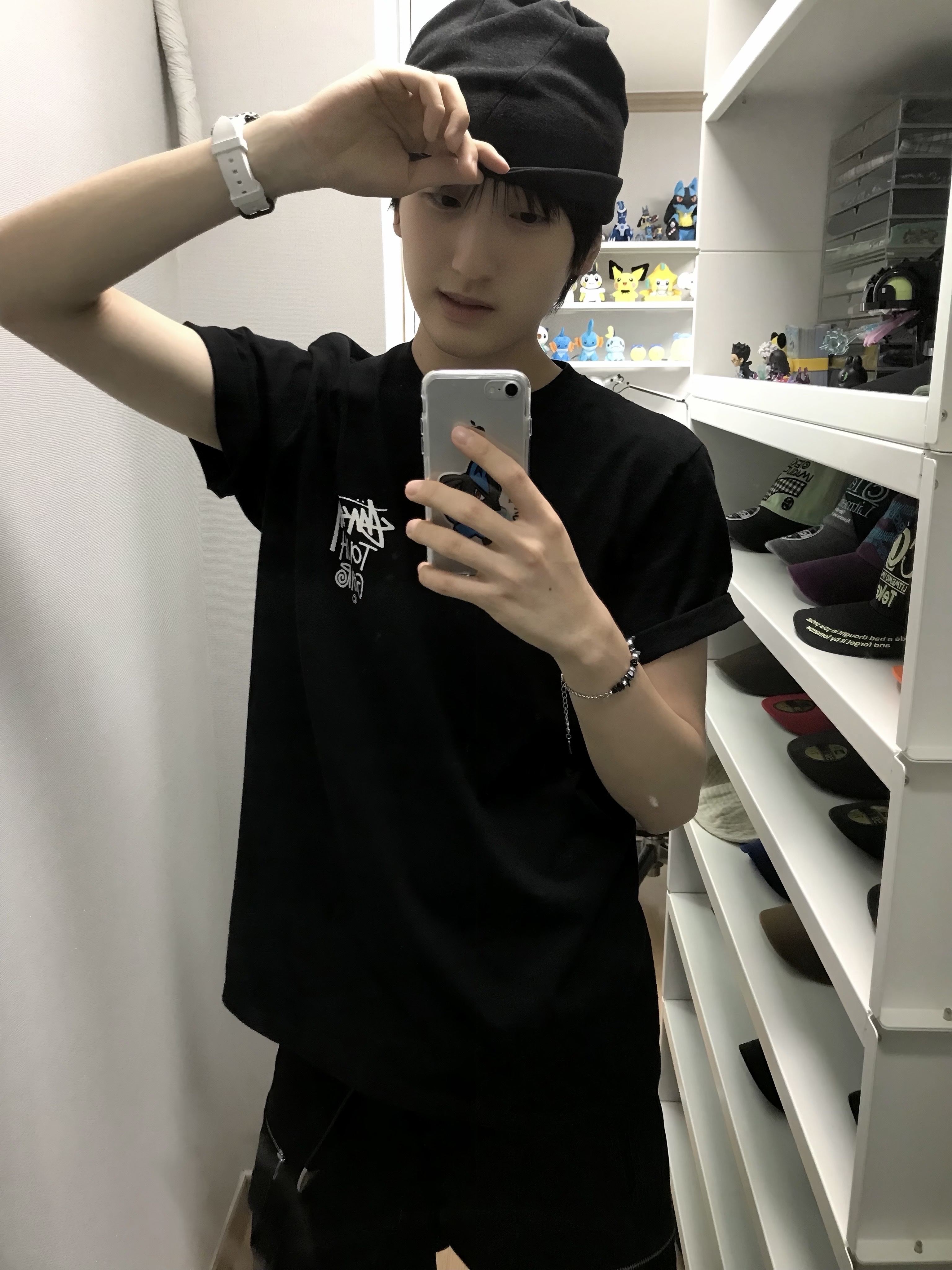 Stussy Tough Gear T-Shirt Black, REPINER Mass Beanie Gray 착용 스타일