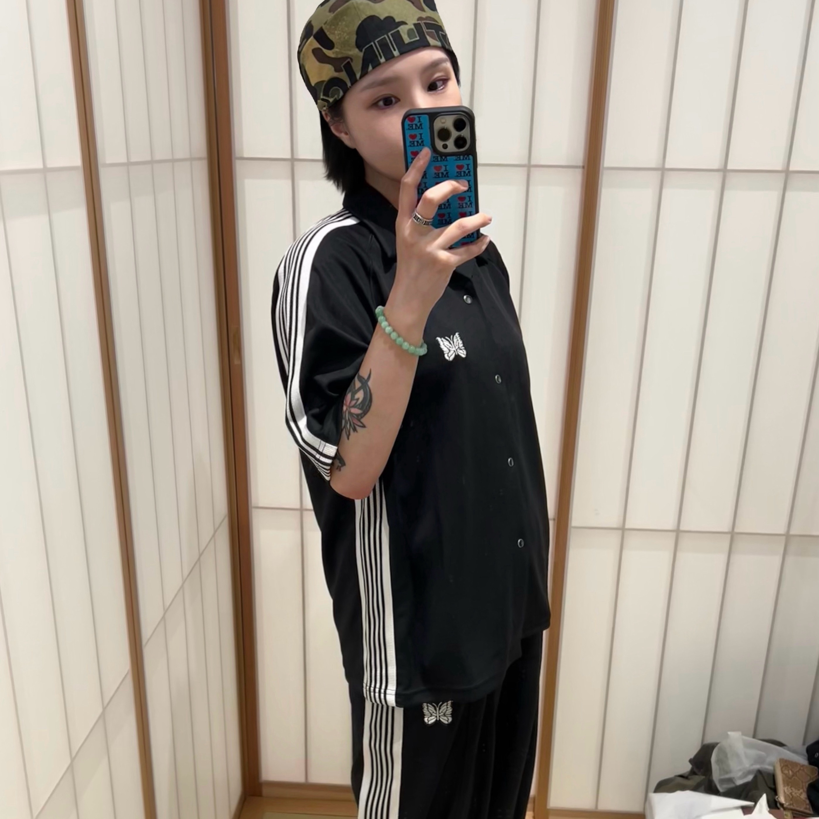 Needles x Studious Track Shirts Black, Gucci Ring with Double G Silver 착용 스타일
