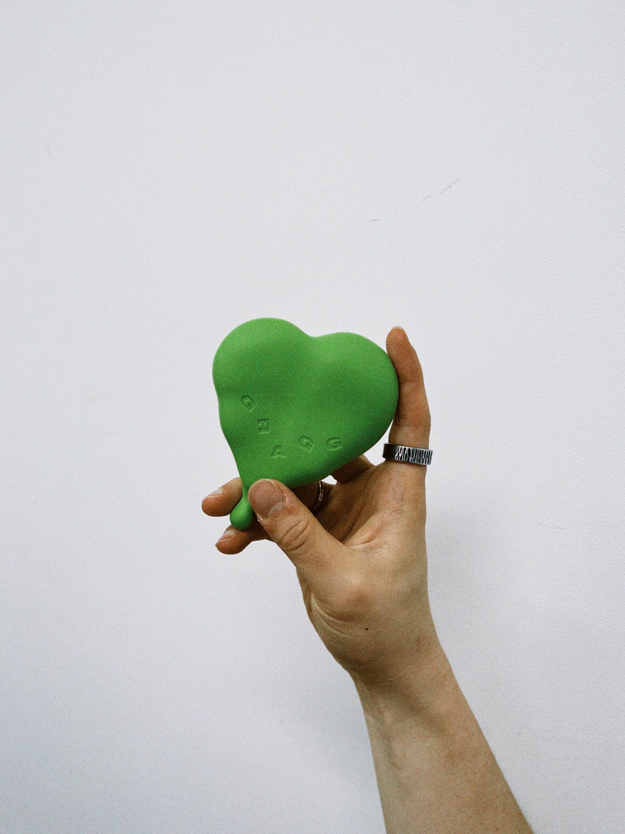 GRAGG MAGSAFE FLOW HEART BATTERY [9 COLOR] 착용 스타일 - 9