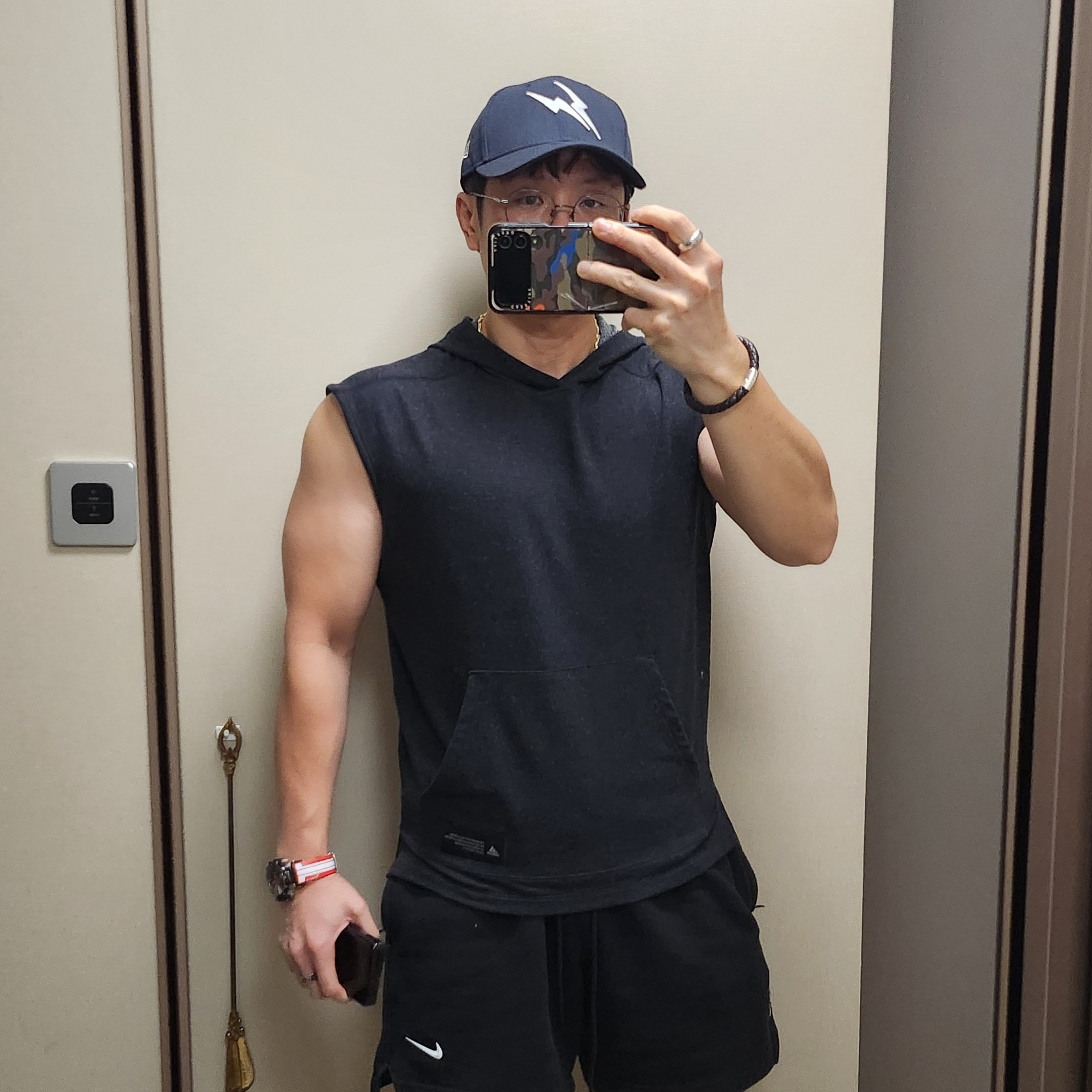 Nike x Drake Nocta Cardinal Fleece Shorts Black White - Asia, Nike React Element 55 White Red 착용 스타일 - 1
