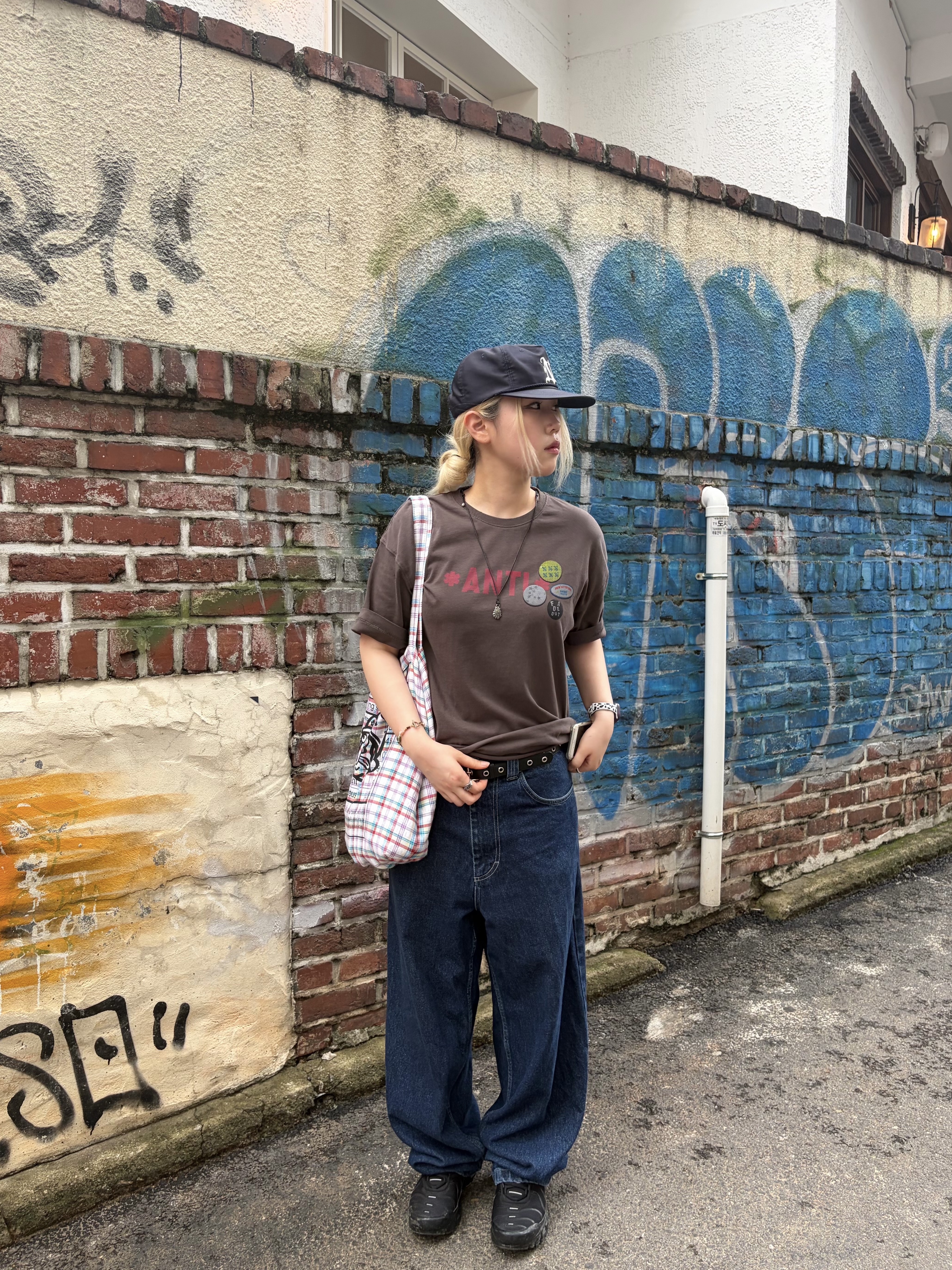 Polar Skate Co. Big Boy Pants Dark Blue w/ White Stitching, Nike Air Max Plus Triple Black 착용 스타일