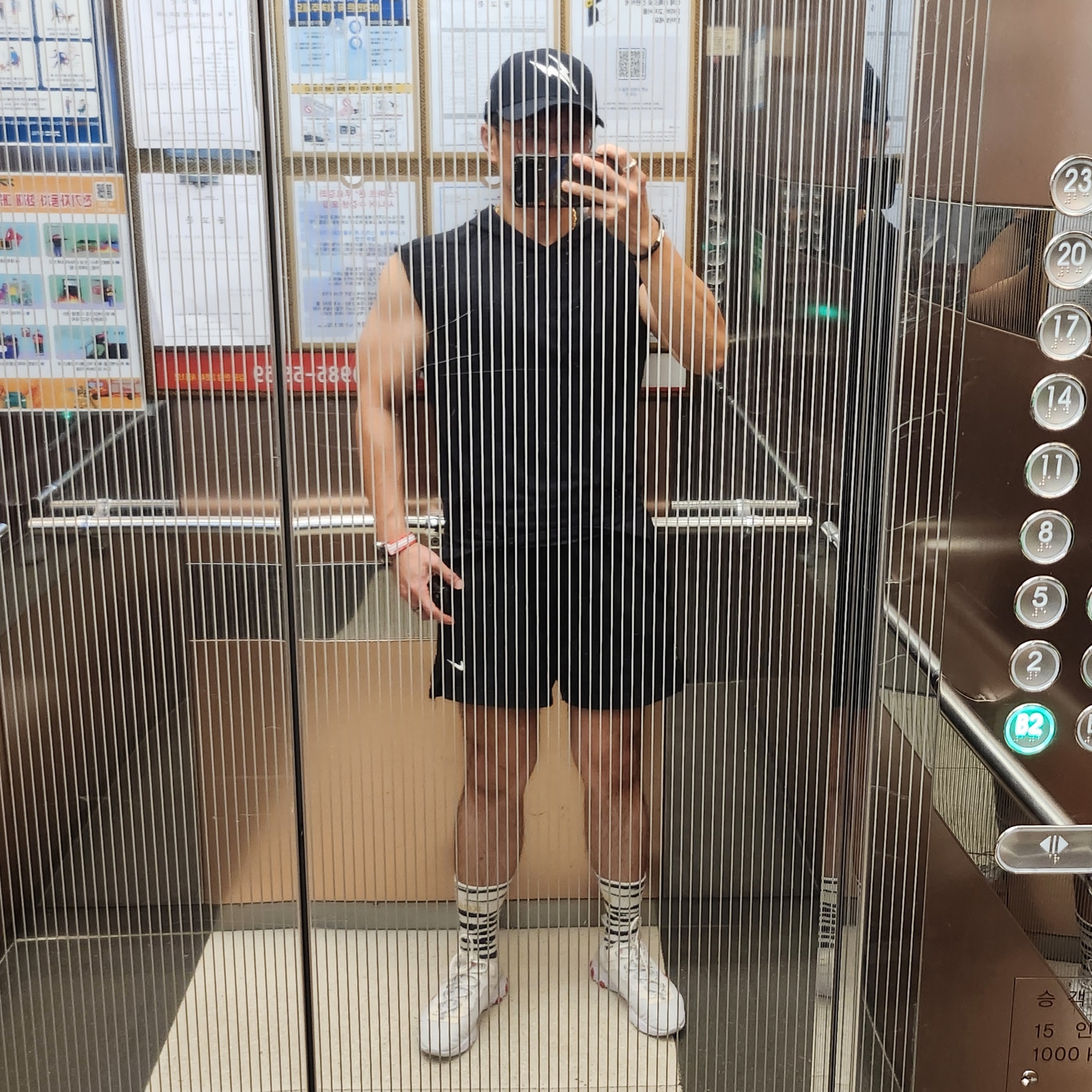 Nike x Drake Nocta Cardinal Fleece Shorts Black White - Asia, Nike React Element 55 White Red 착용 스타일 - 4