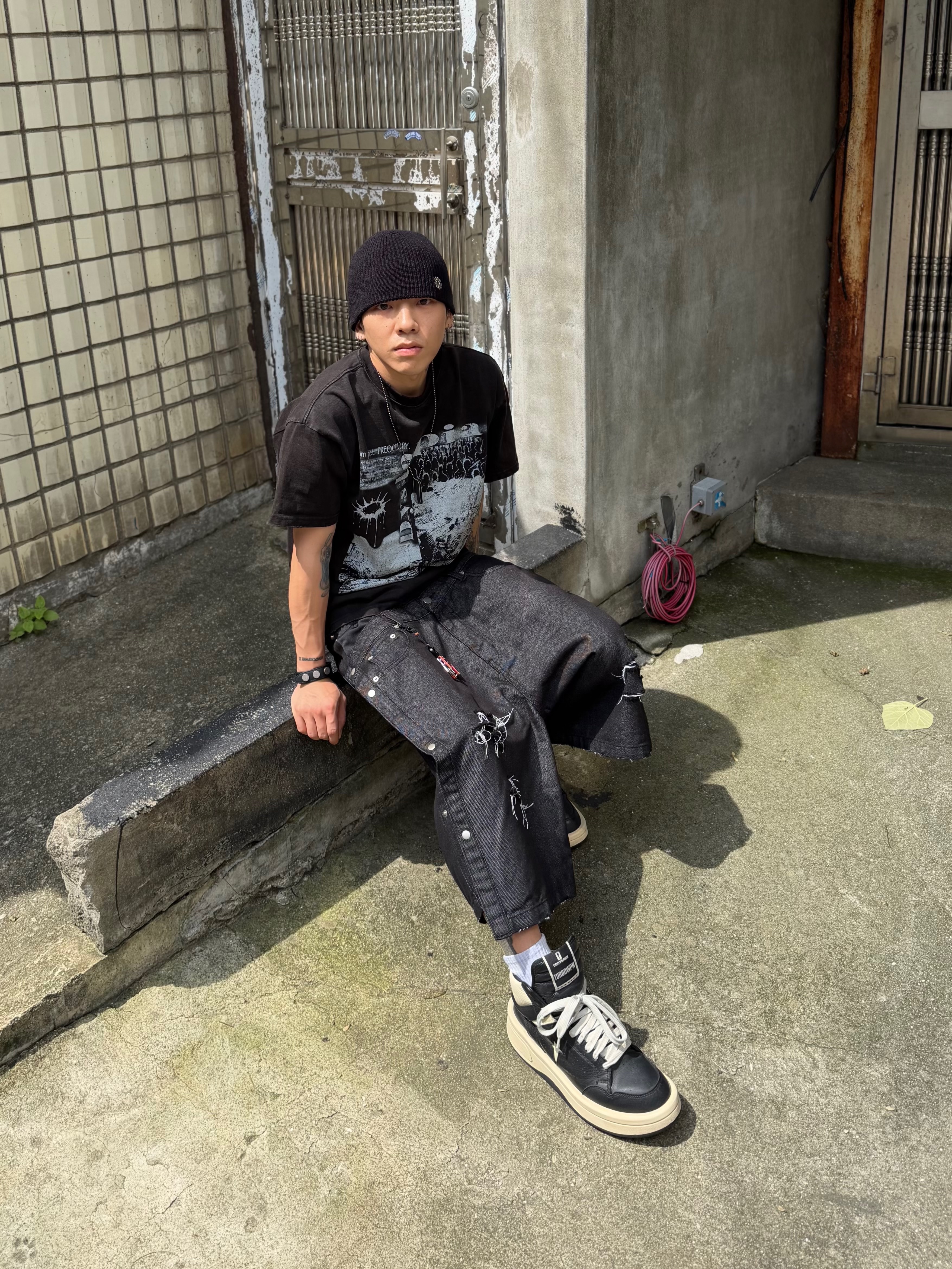 preoccupy Double-Layered Non-fade Bermuda Shorts, preoccupy Dystopia Planet T-shirt 착용 스타일 - 2