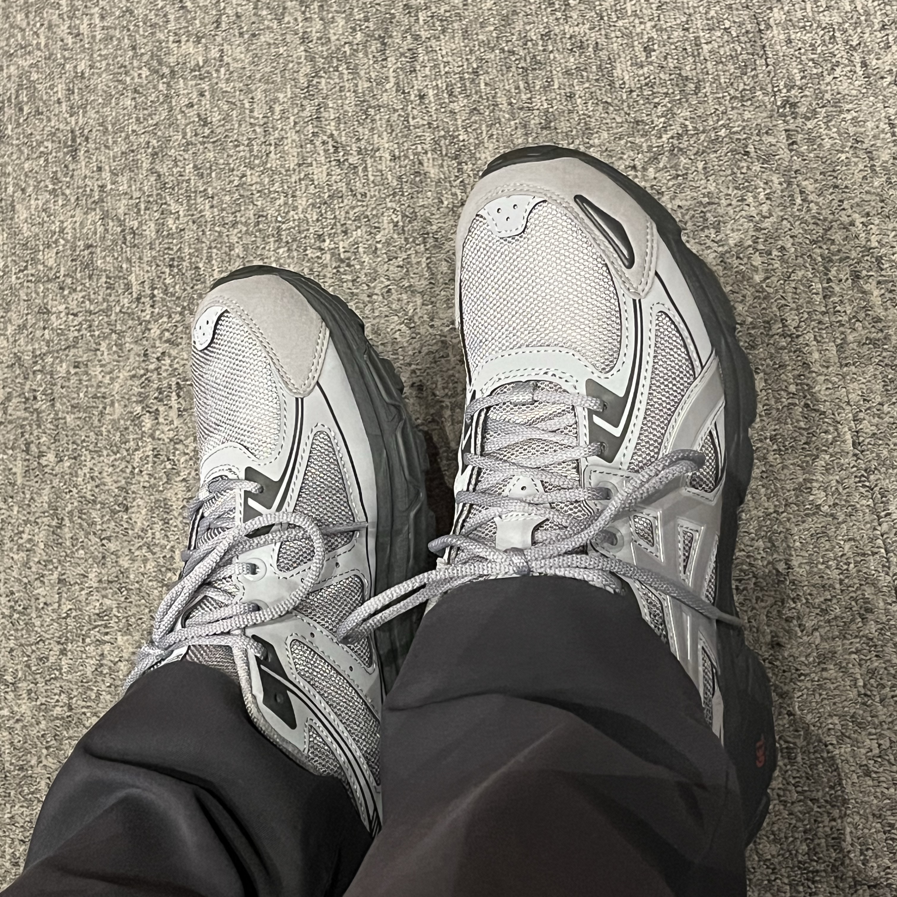 Asics Gel-Venture 6 Gravel 착용 스타일 - 1