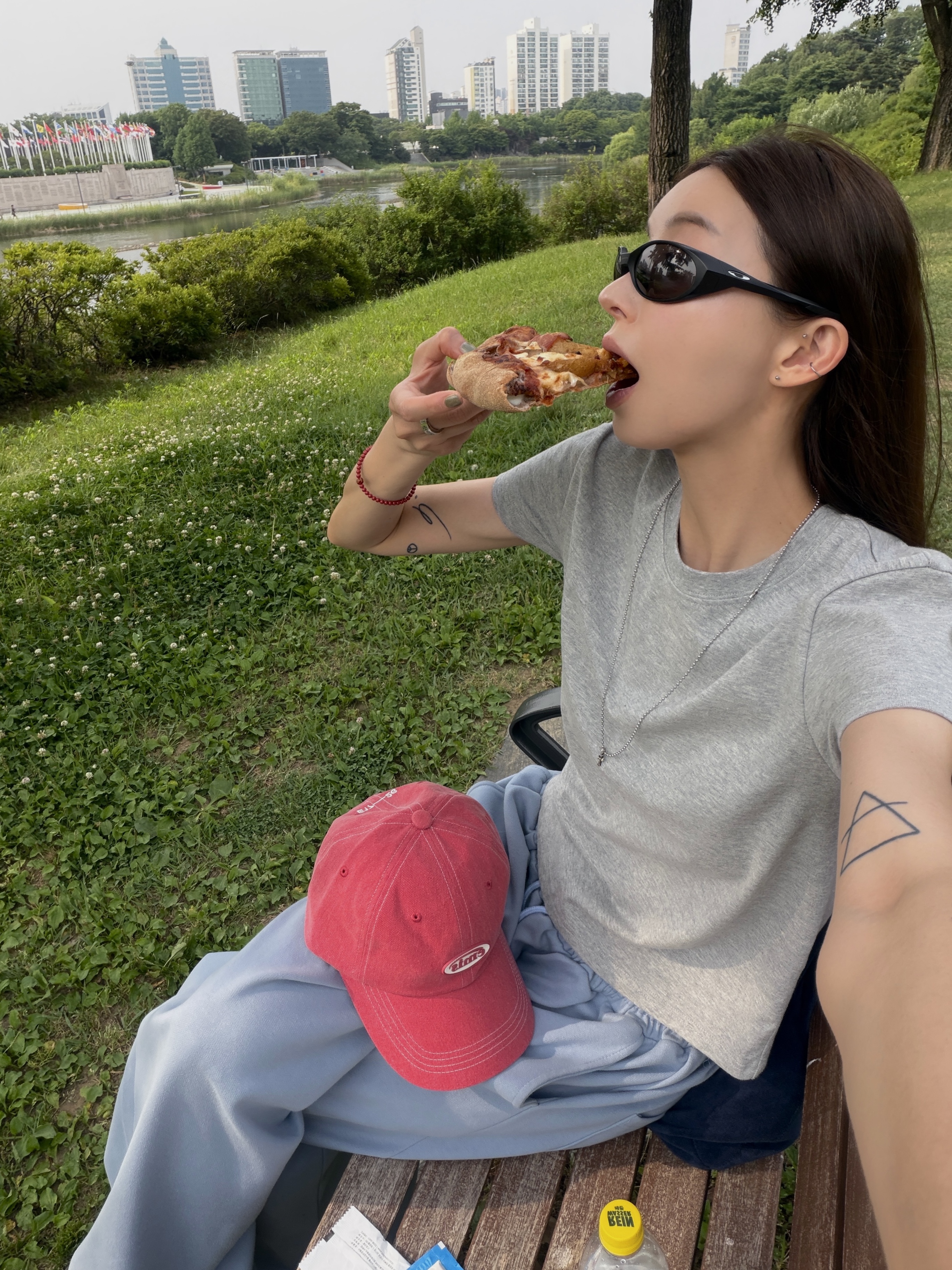 Roa Hiking Rozes Sand Orange, Oakley Eye Jacket Redux Matte Black Frame Prizm Grey Lenses High Bridge Fit 착용 스타일 - 6