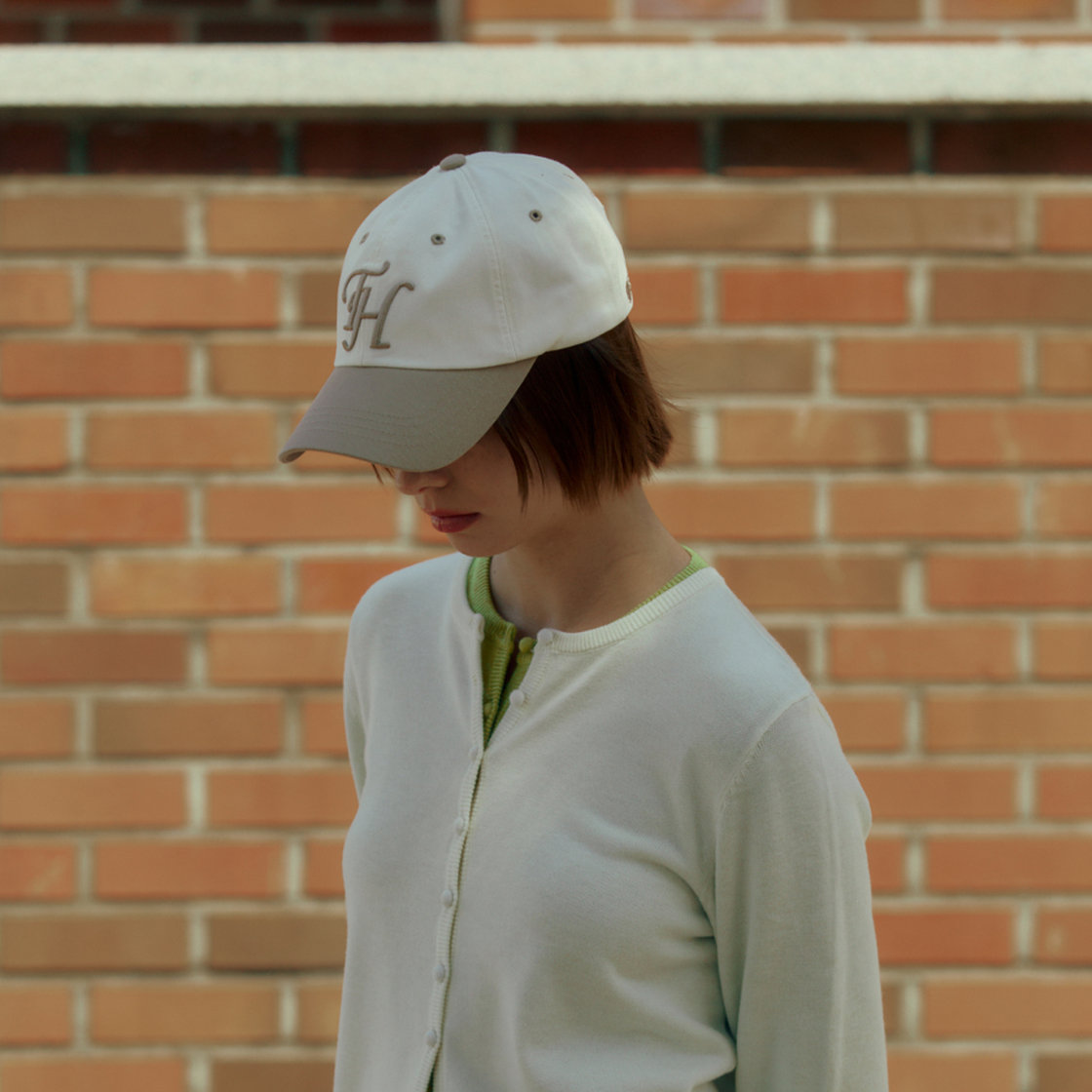 트래픽하모니 TH 로고 로우핏 볼캡 아이보리&베이지(Traffic Harmony TH Logo Low Fit Ball Cap Ivory & Beige) - 3