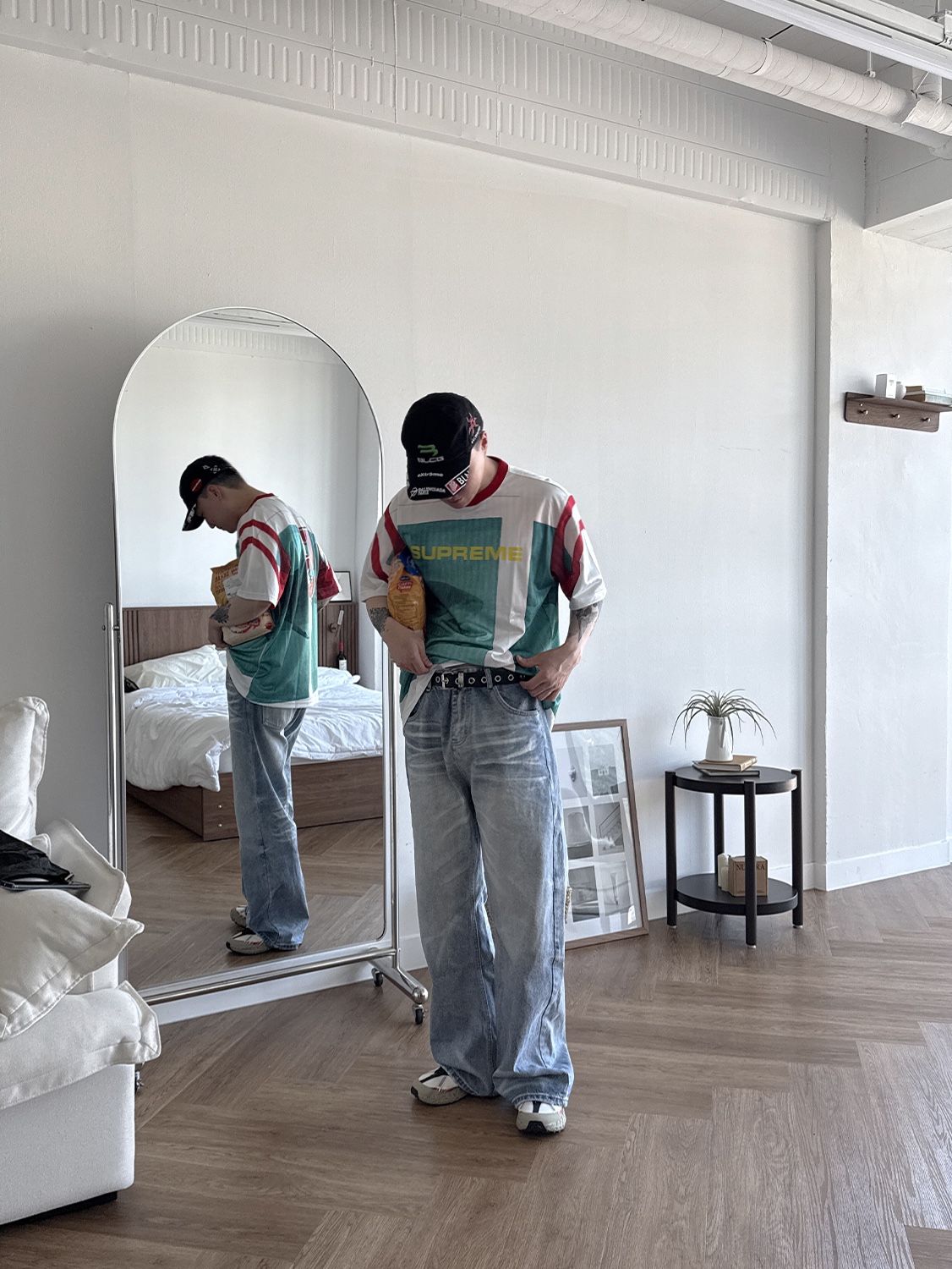 Supreme x Damien Hirst Soccer Jersey White - 25SS, Norda x Ray Zahab 001 Magma 착용 스타일 - 2