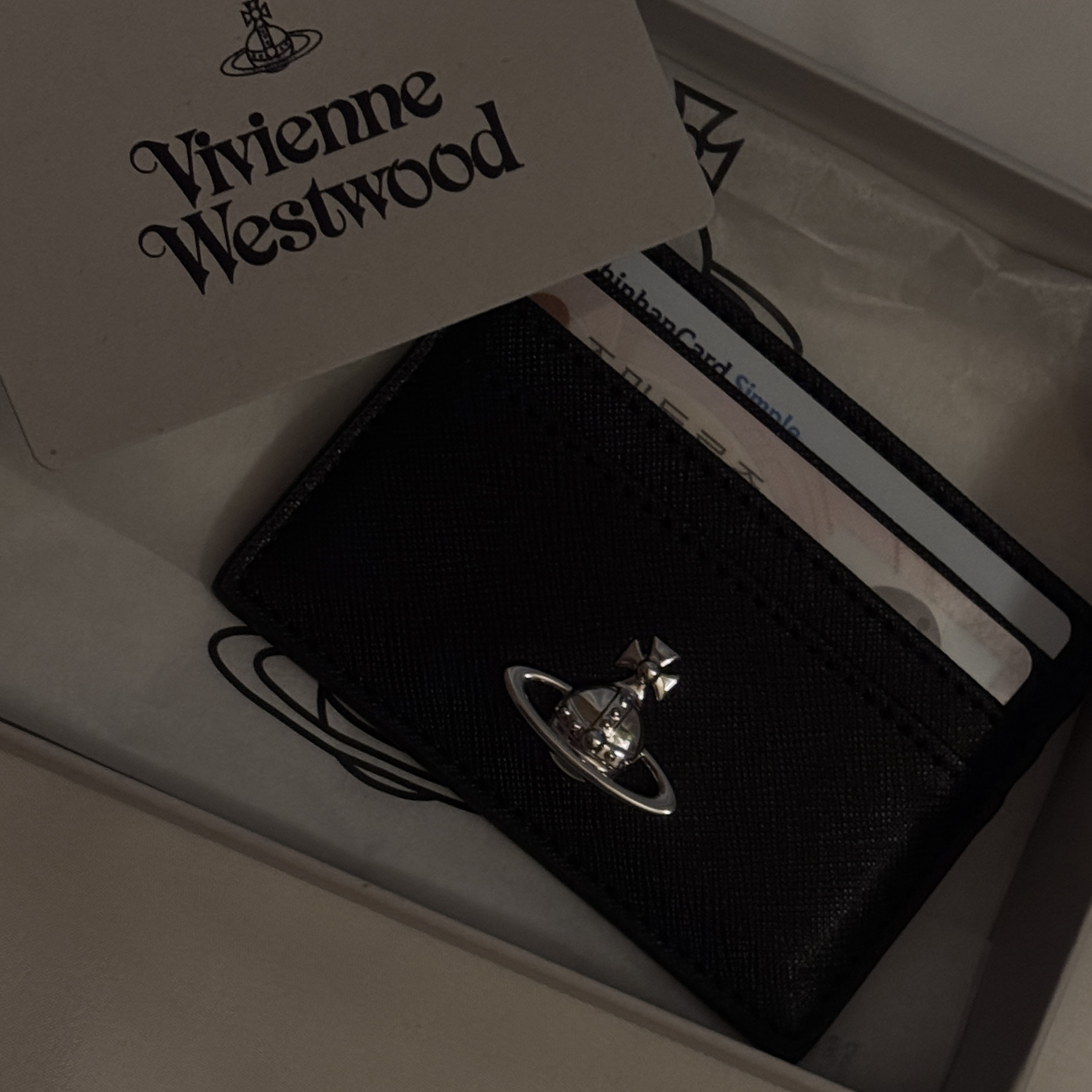 Vivienne Westwood Logo Flat Card Holder Black 착용 스타일 - 1