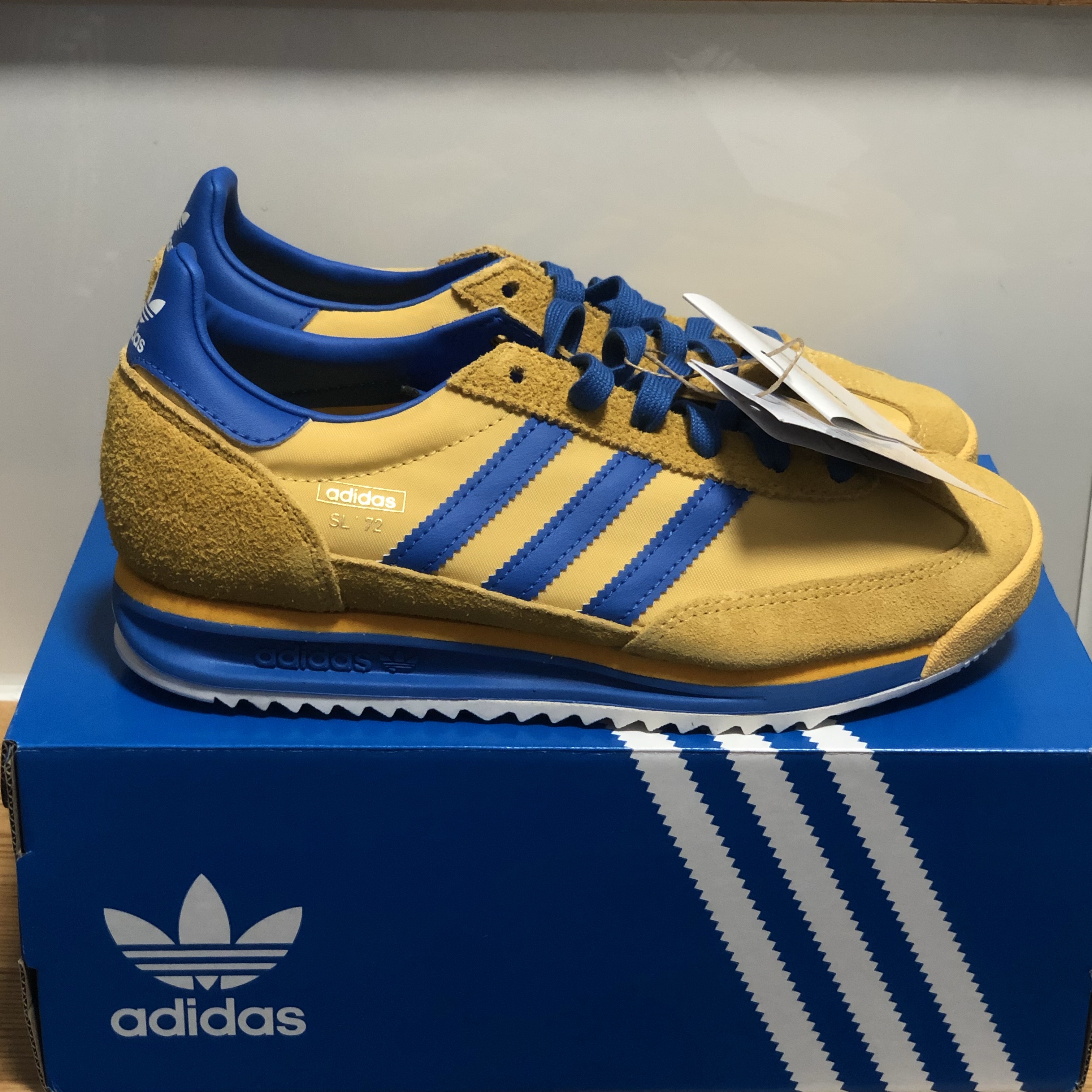 Adidas SL 72 RS Utility Yellow Bright Royal 착용 스타일
