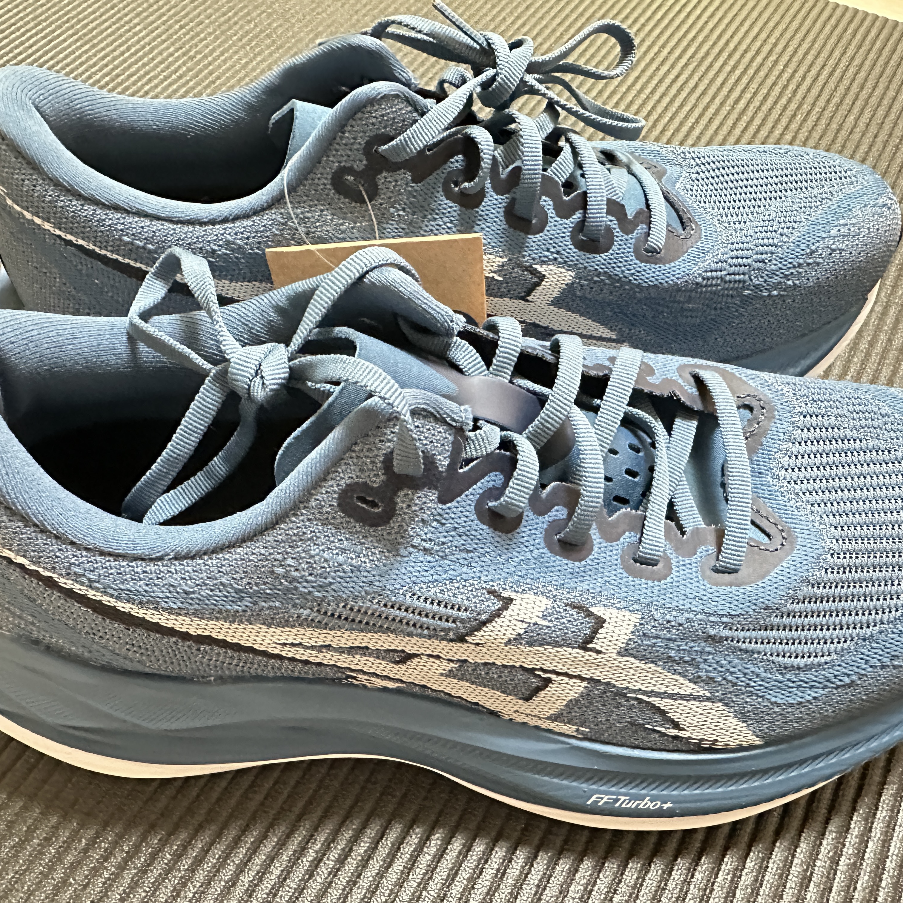 Asics Superblast 2 Winter Sea White 착용 스타일 - 4