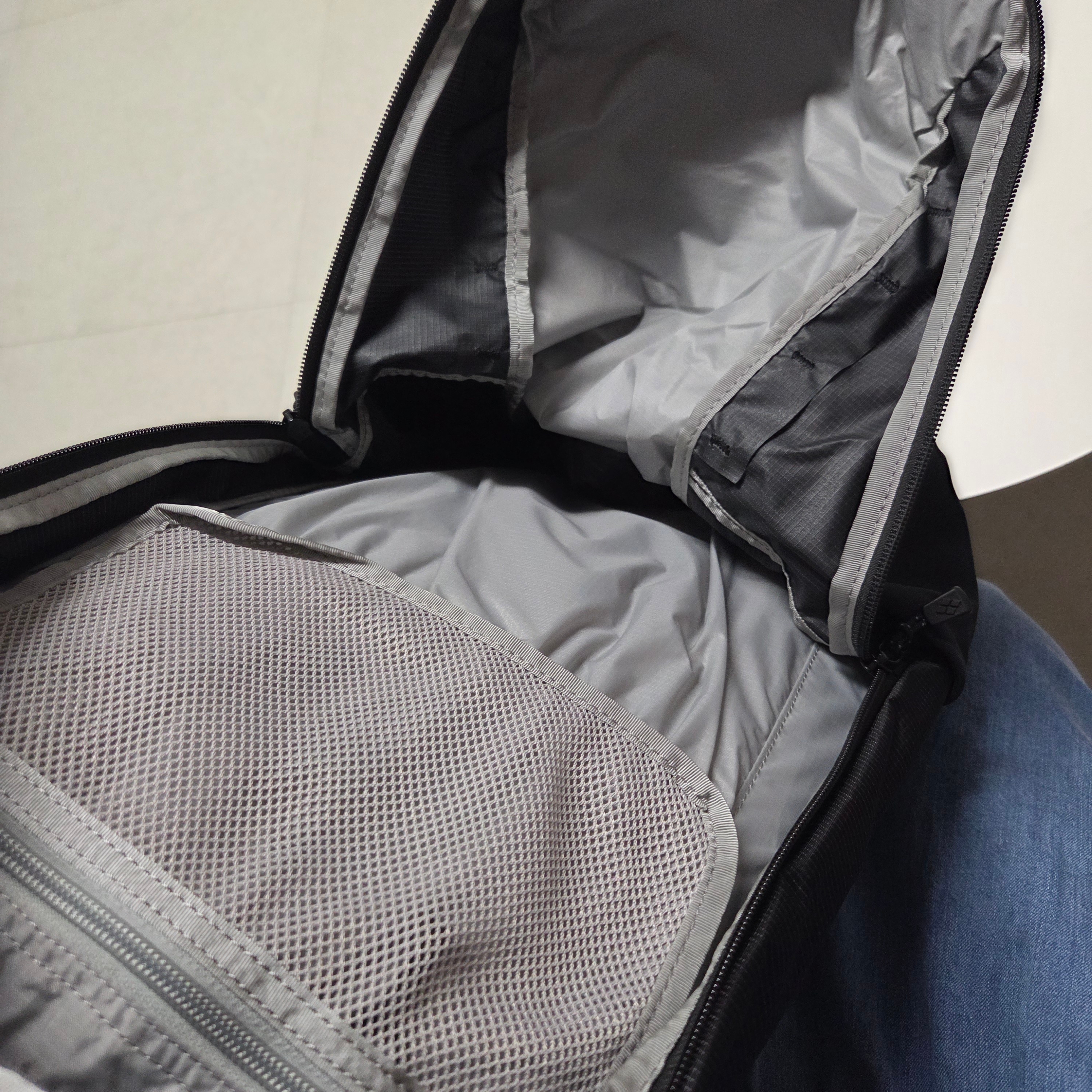 Montbell Garwhar Pack 20 Black 착용 스타일 - 4