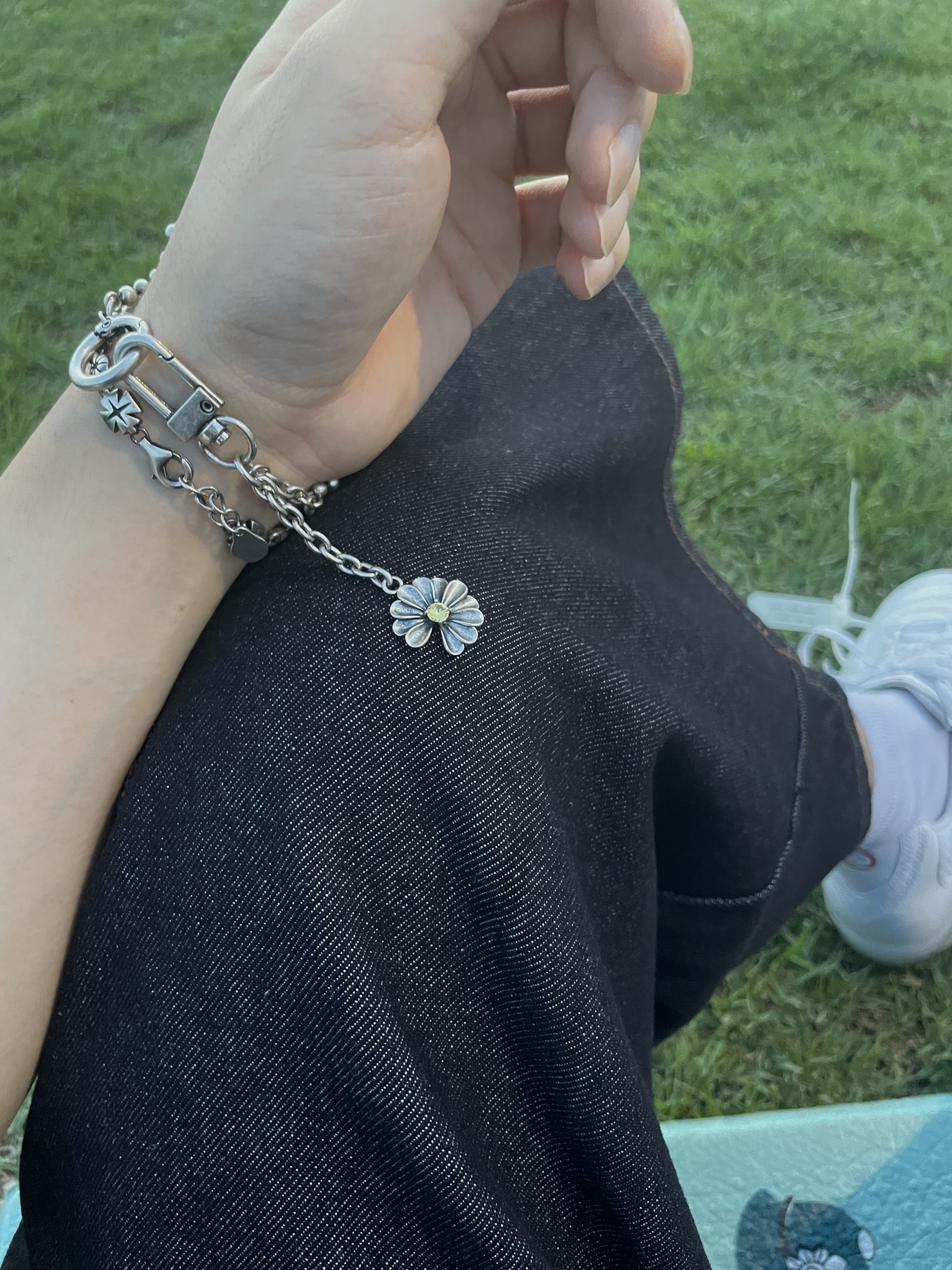 Casetify x Peaceminusone x Toy Story The First Fan Fashion Key Metal Chain Wrist Strap 착용 스타일 - 1