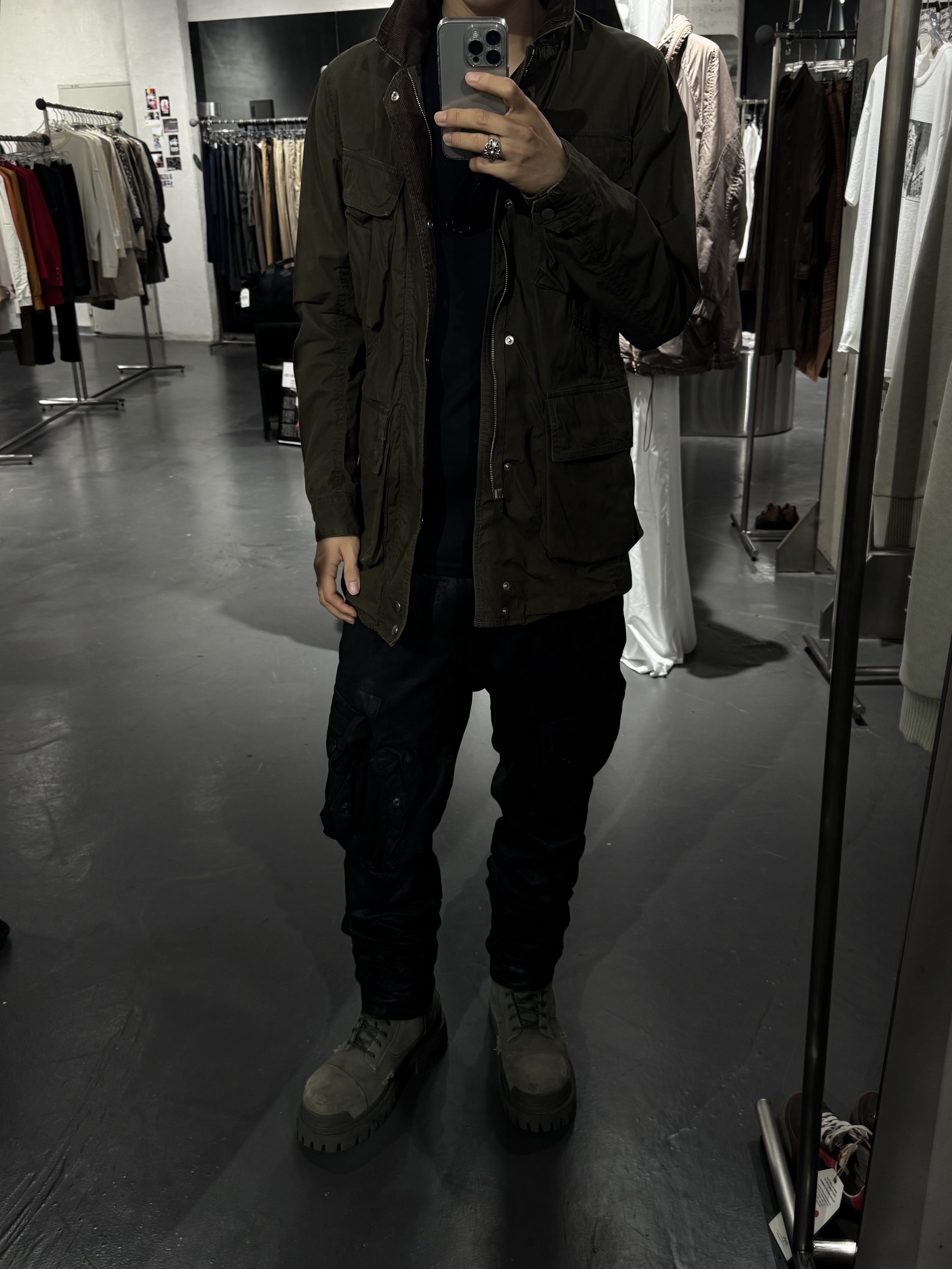 Balenciaga Combat Strike 20mm Boot Kaki 착용 스타일 - 2