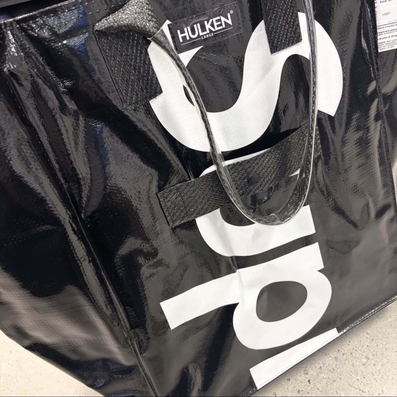 Supreme x Hulken Rolling Tote Bag Black - 26SS 착용 스타일 - 2