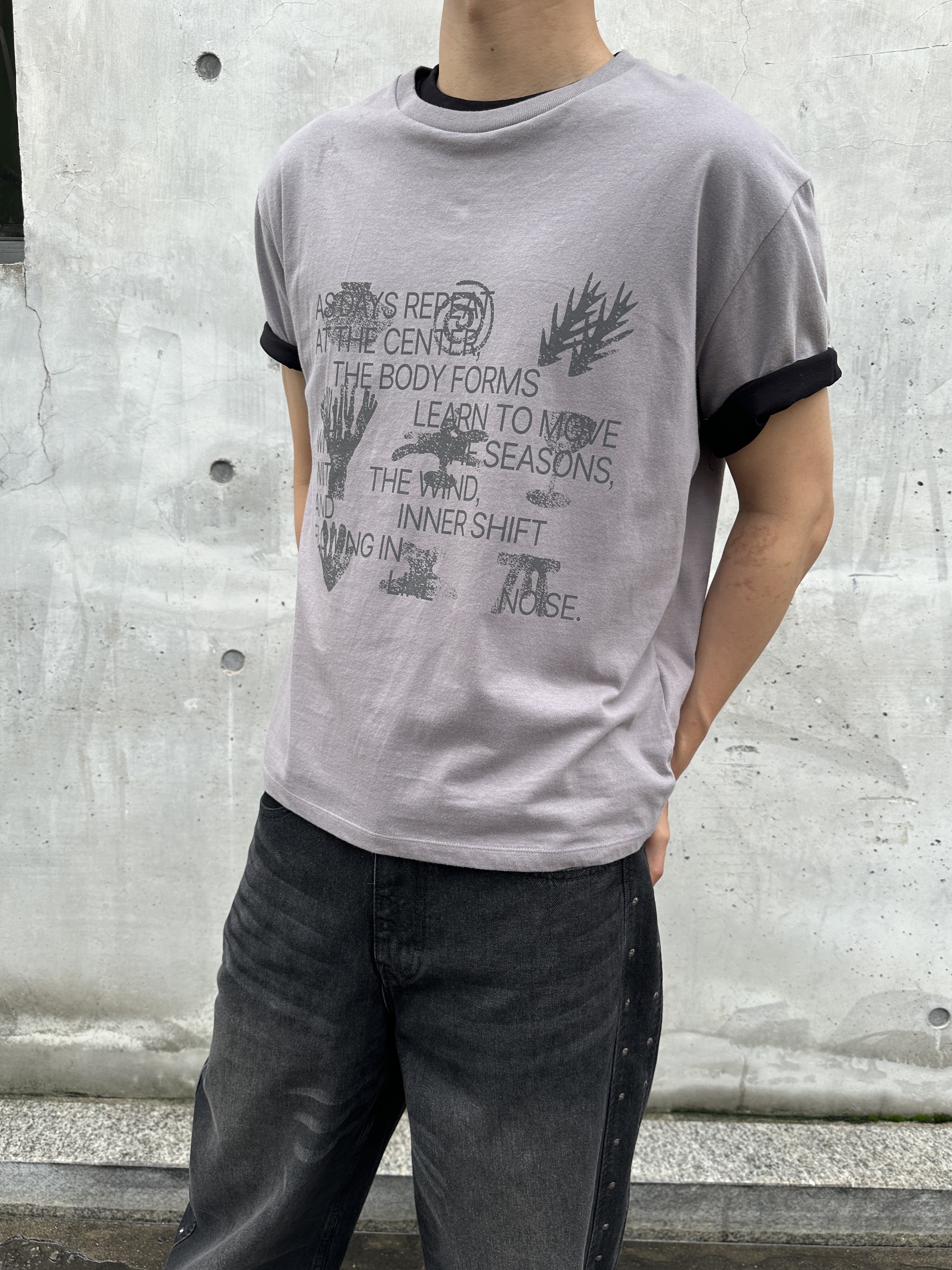 Millo Archive Regular Symbol T-Shirt White, Millo Archive Regular Symbol T-Shirt Black 착용 스타일 - 2