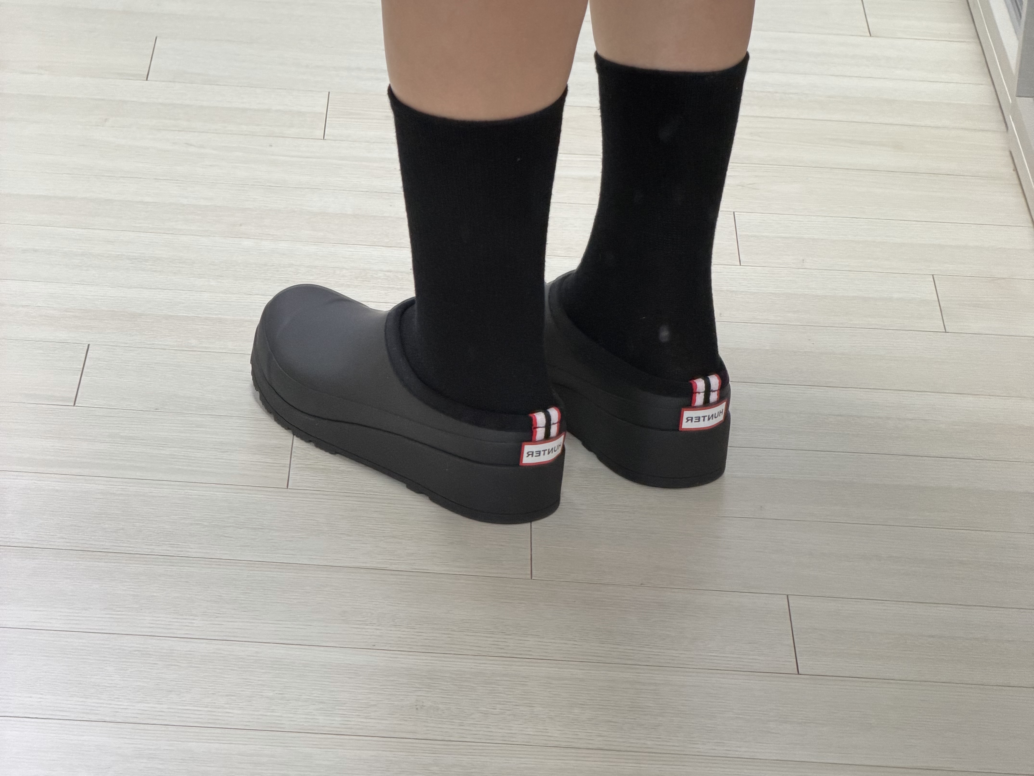 (W) Hunter Play Clog Black 착용 스타일