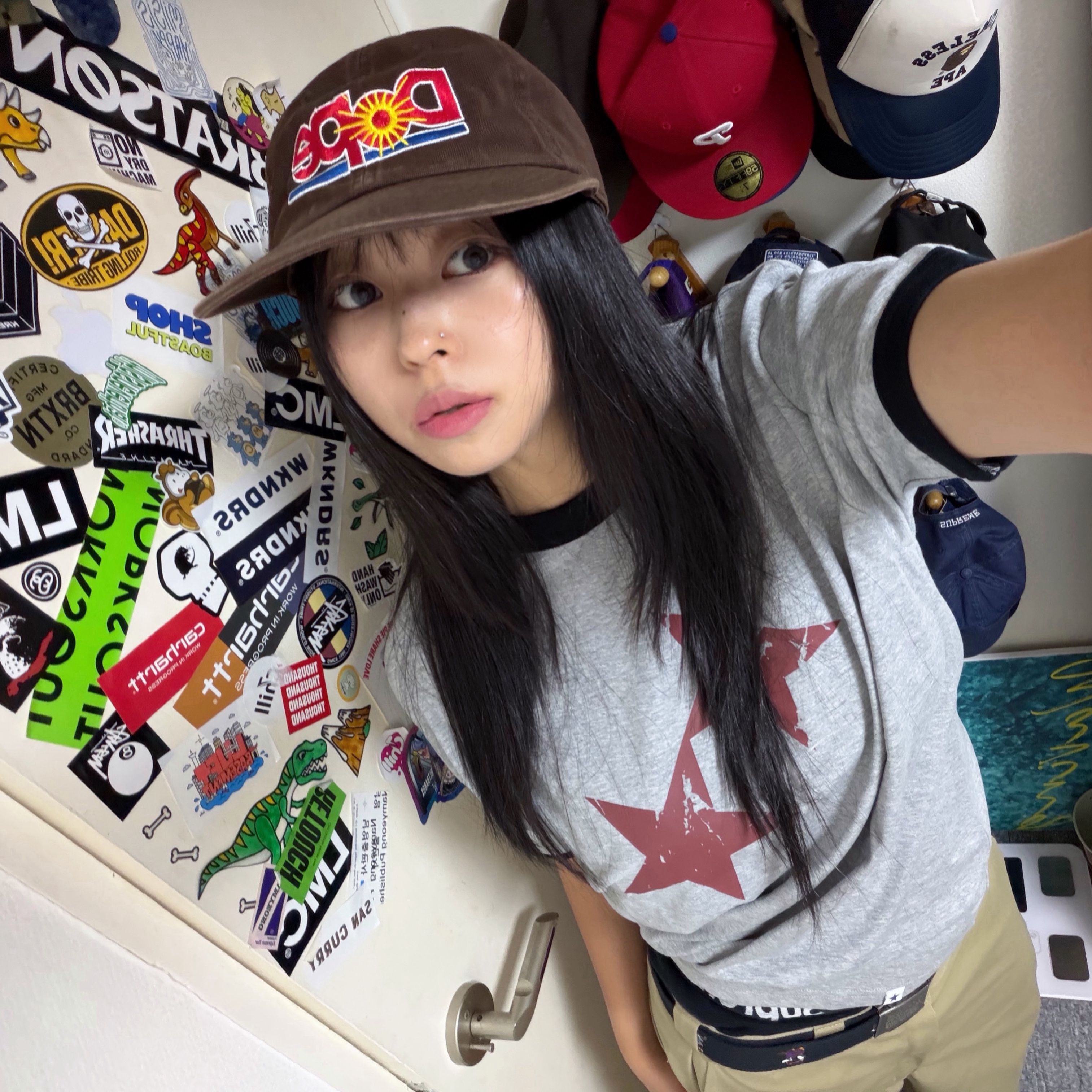 CAVISH Twin Star Ringer SS Tee Grey 착용 스타일 - 1
