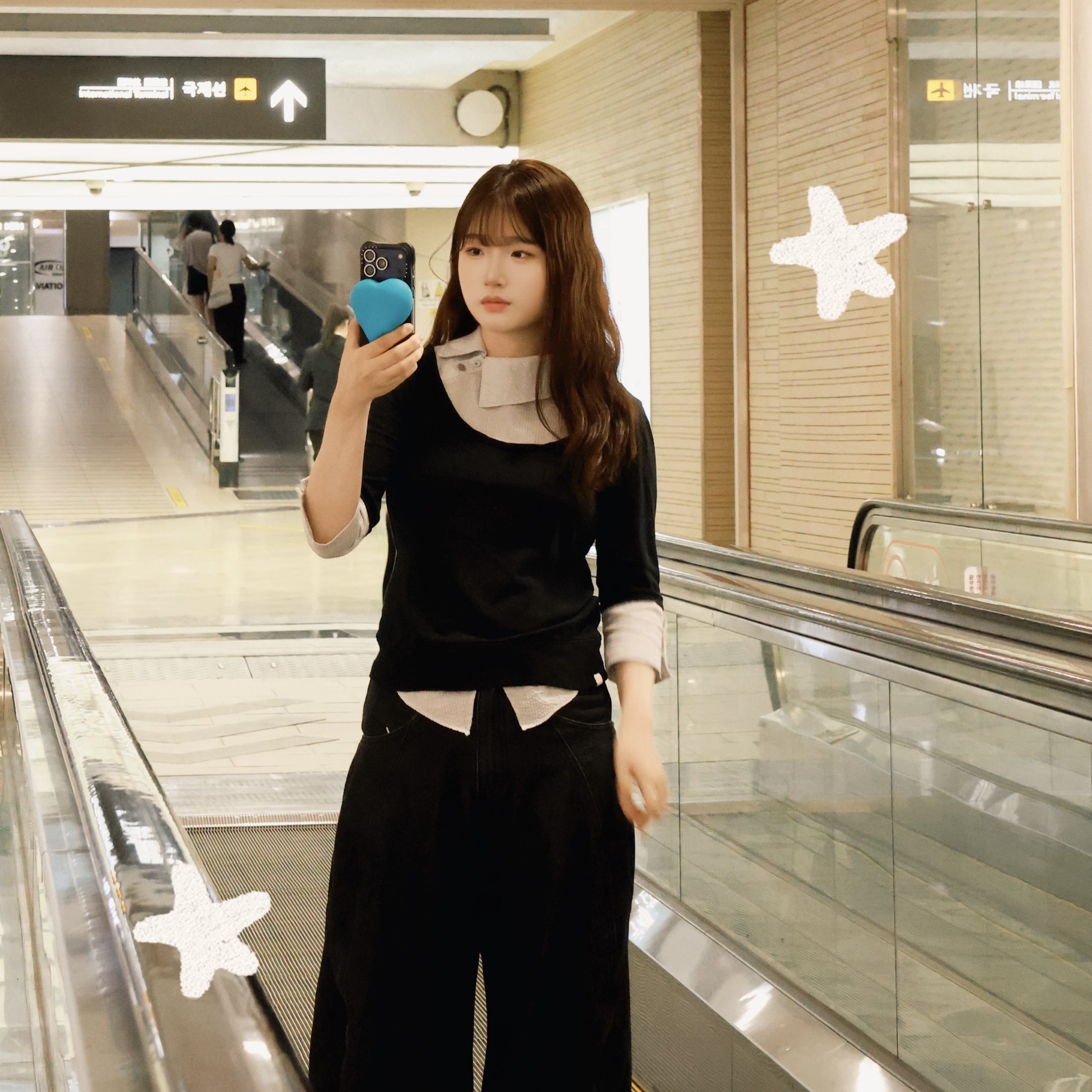 GRAGG MAGSAFE FLOW HEART BATTERY [9 COLOR], Onitsuka Tiger Dentigre LS Black 착용 스타일 - 1