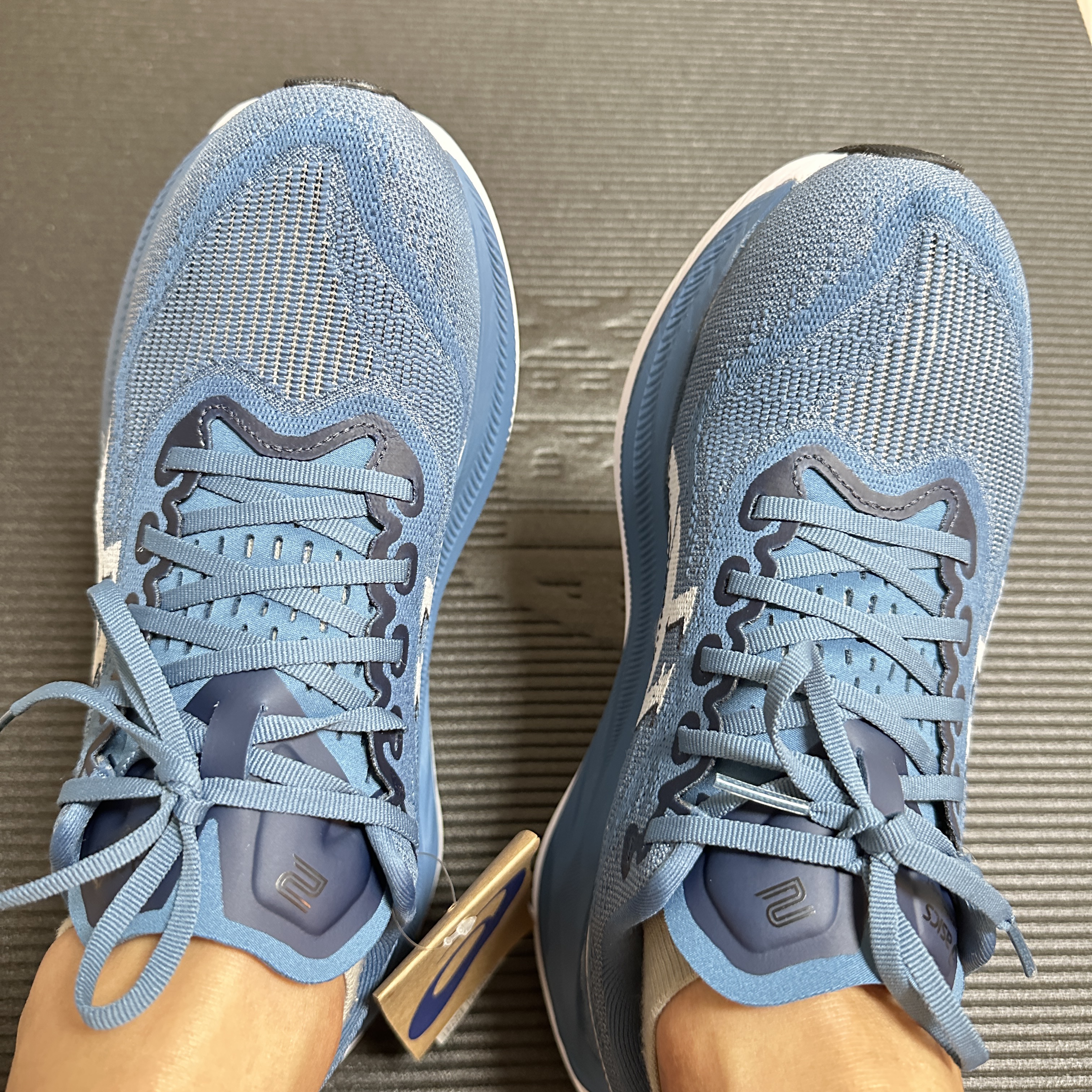 Asics Superblast 2 Winter Sea White 착용 스타일 - 3