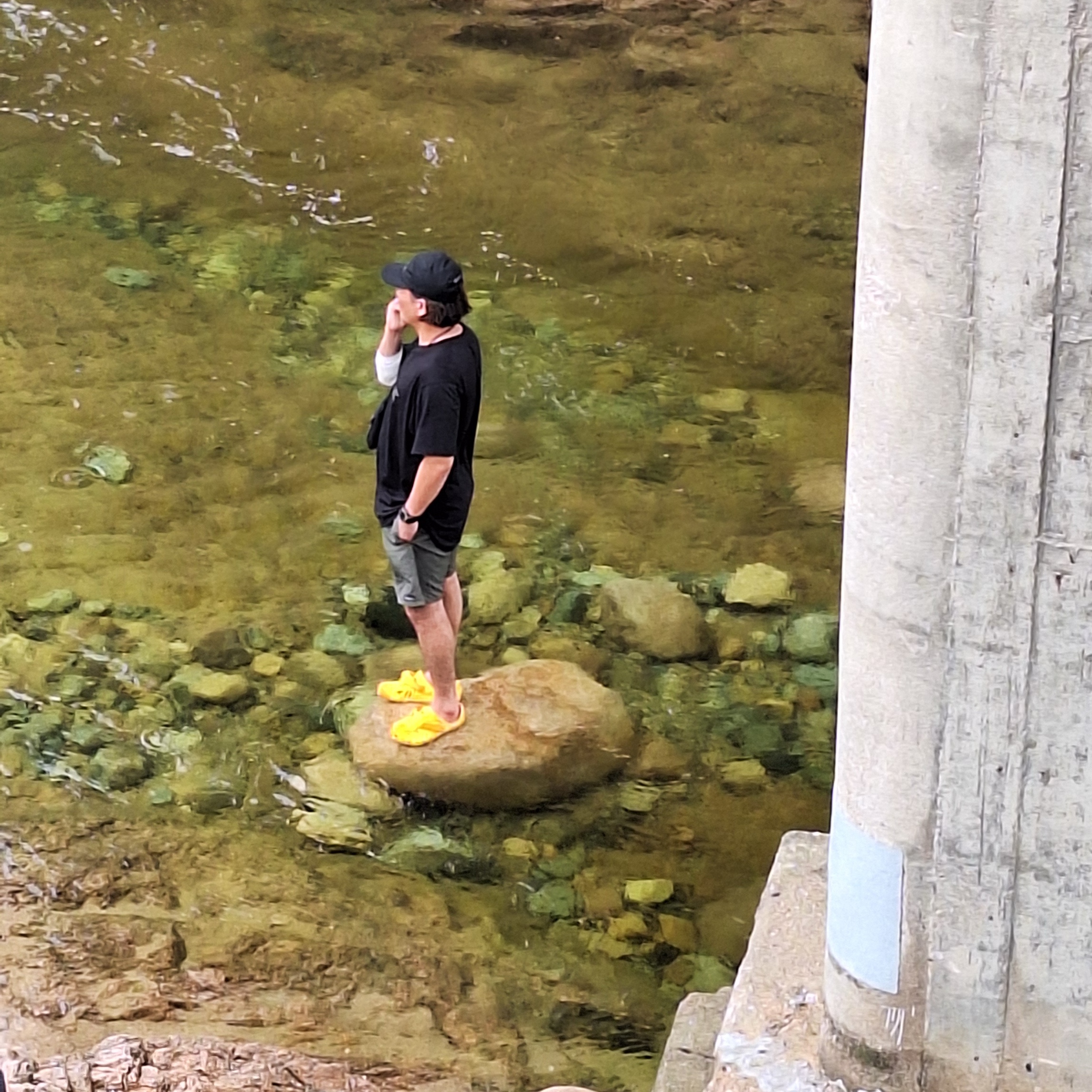 Crocs x Salehe Bembury Pollex Clog Yoke, Arc'teryx Gore 5 Panel Cap Black 착용 스타일