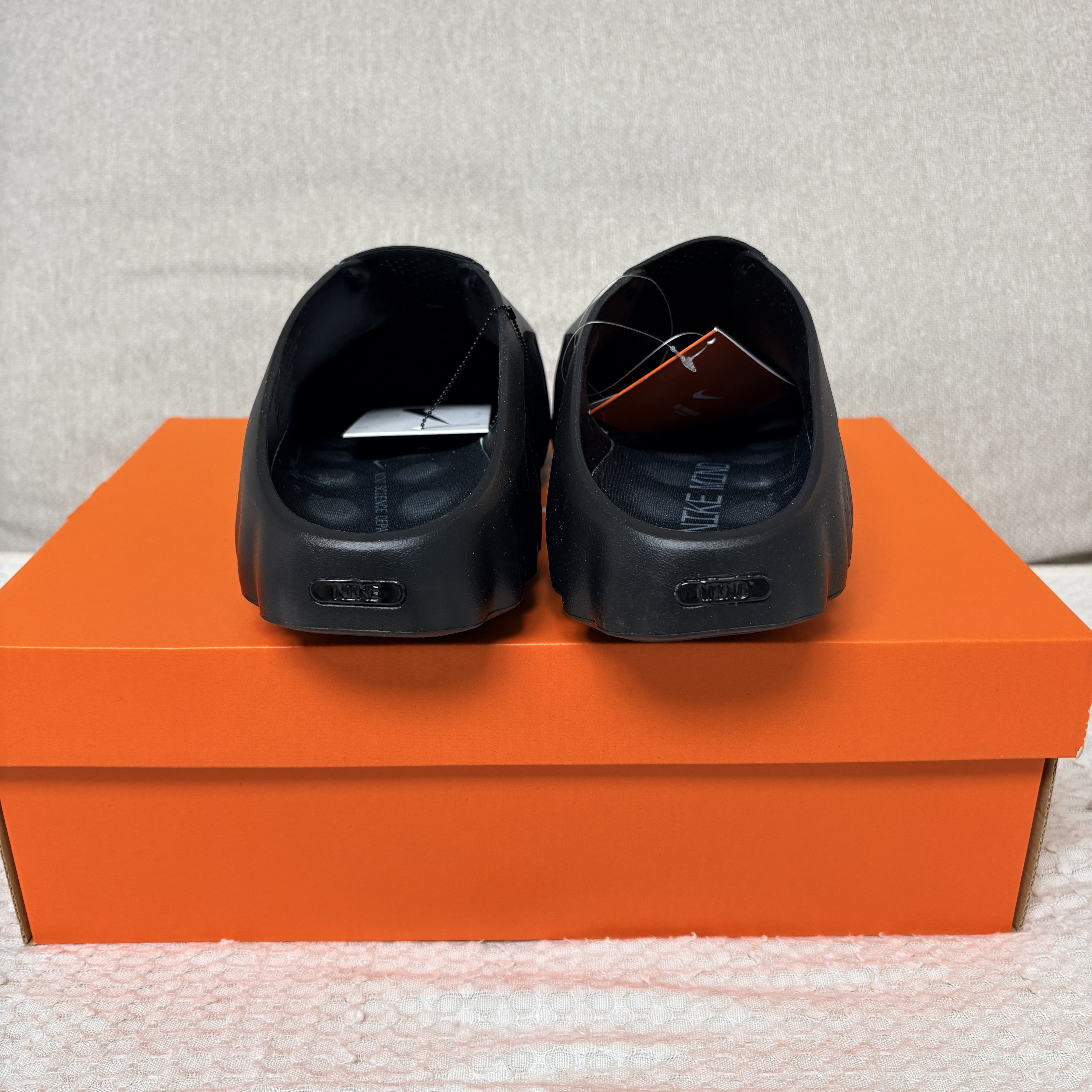 Nike Mind 001 Black Anthracite 착용 스타일 - 5