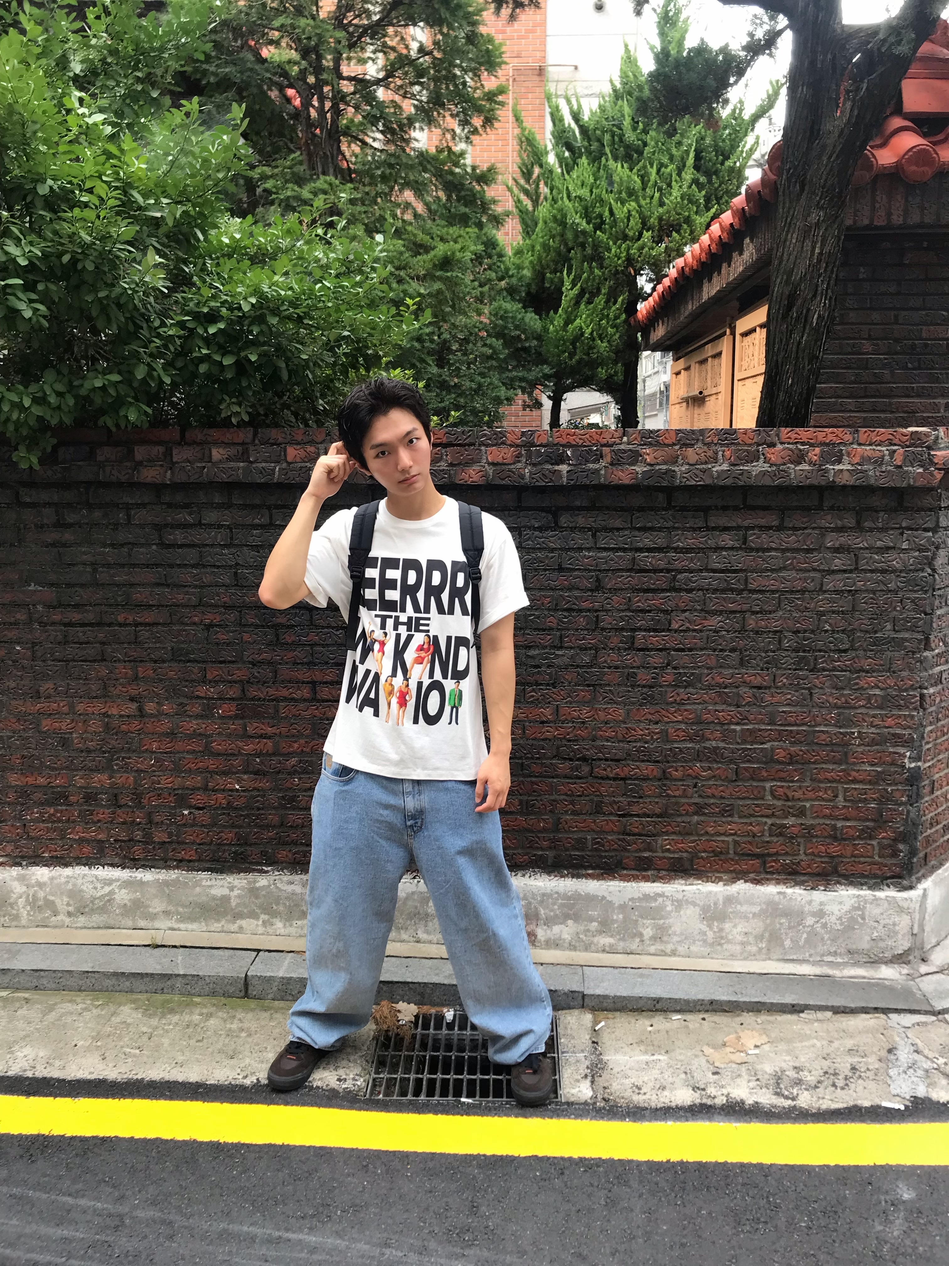 (W) ERTR Vogon Thumbs Up Denim Pants Light Blue 착용 스타일 - 2