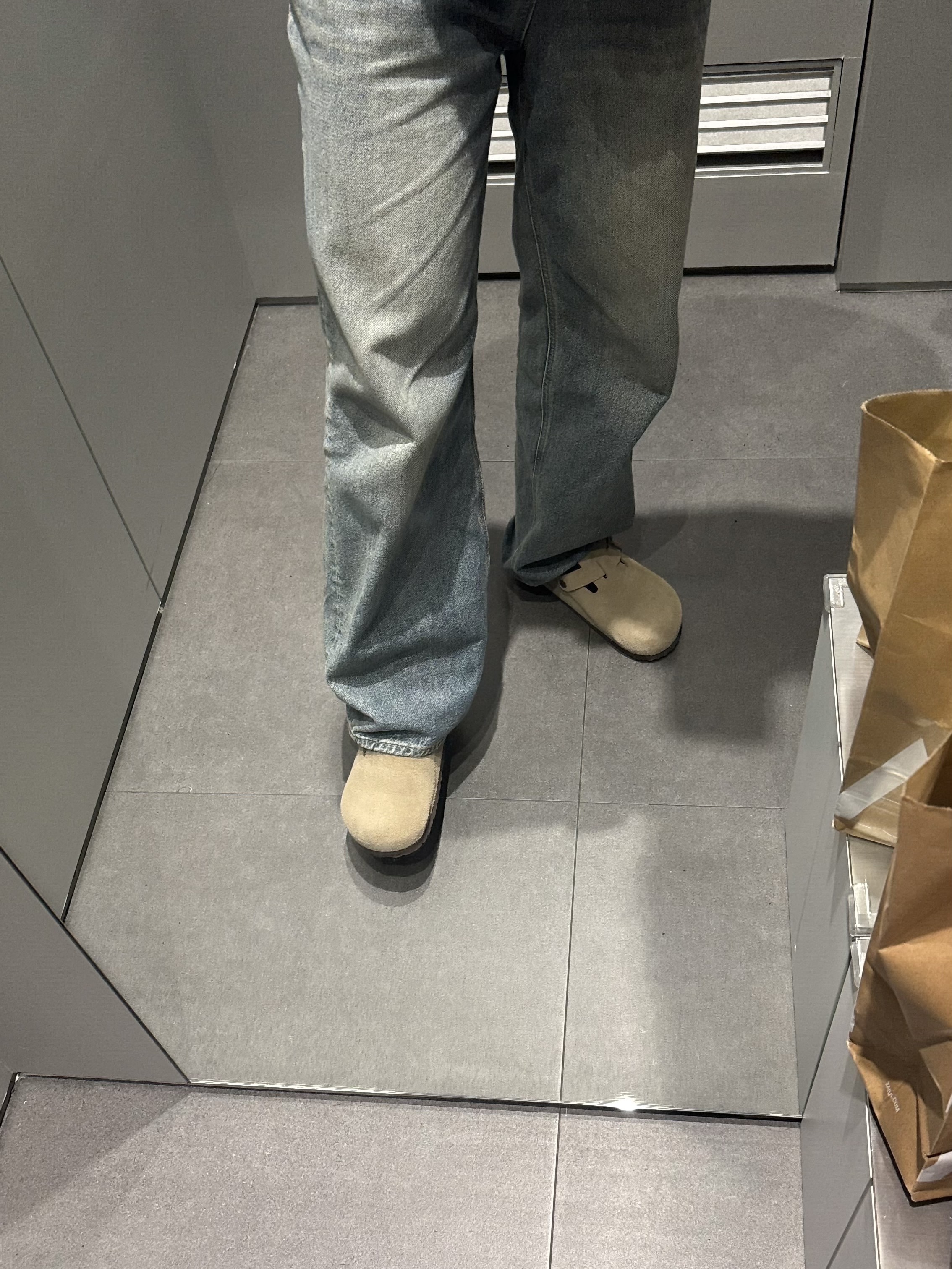 Birkenstock Boston Soft Footbed Taupe - Regular 착용 스타일