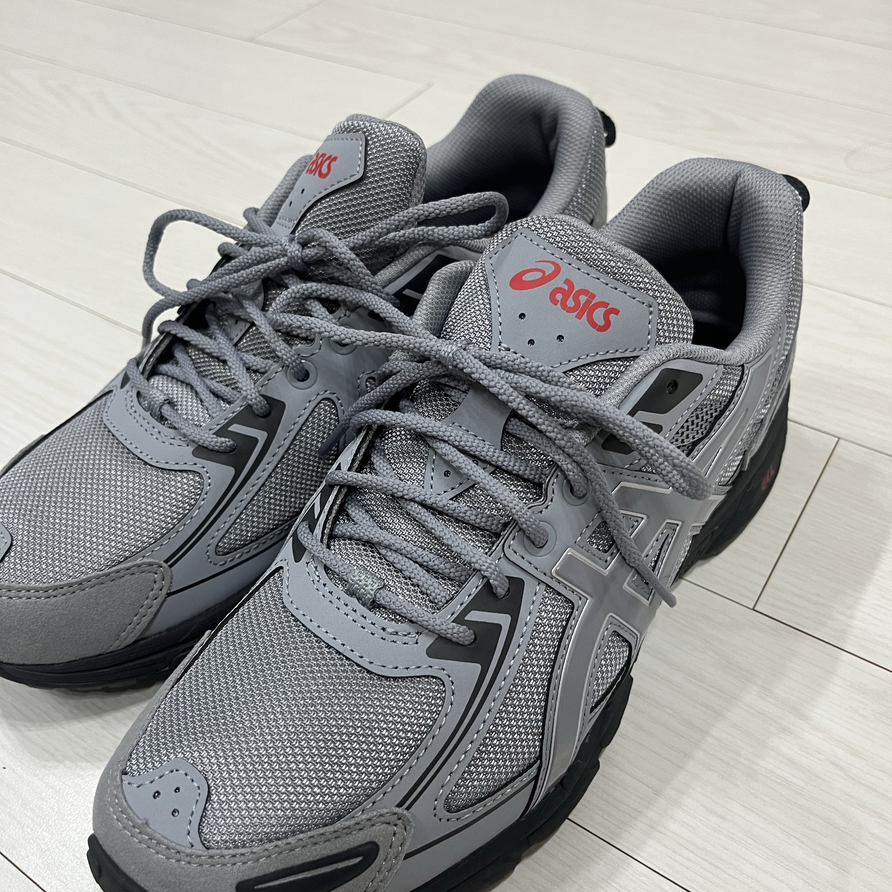 Asics Gel-Venture 6 Gravel 착용 스타일 - 2