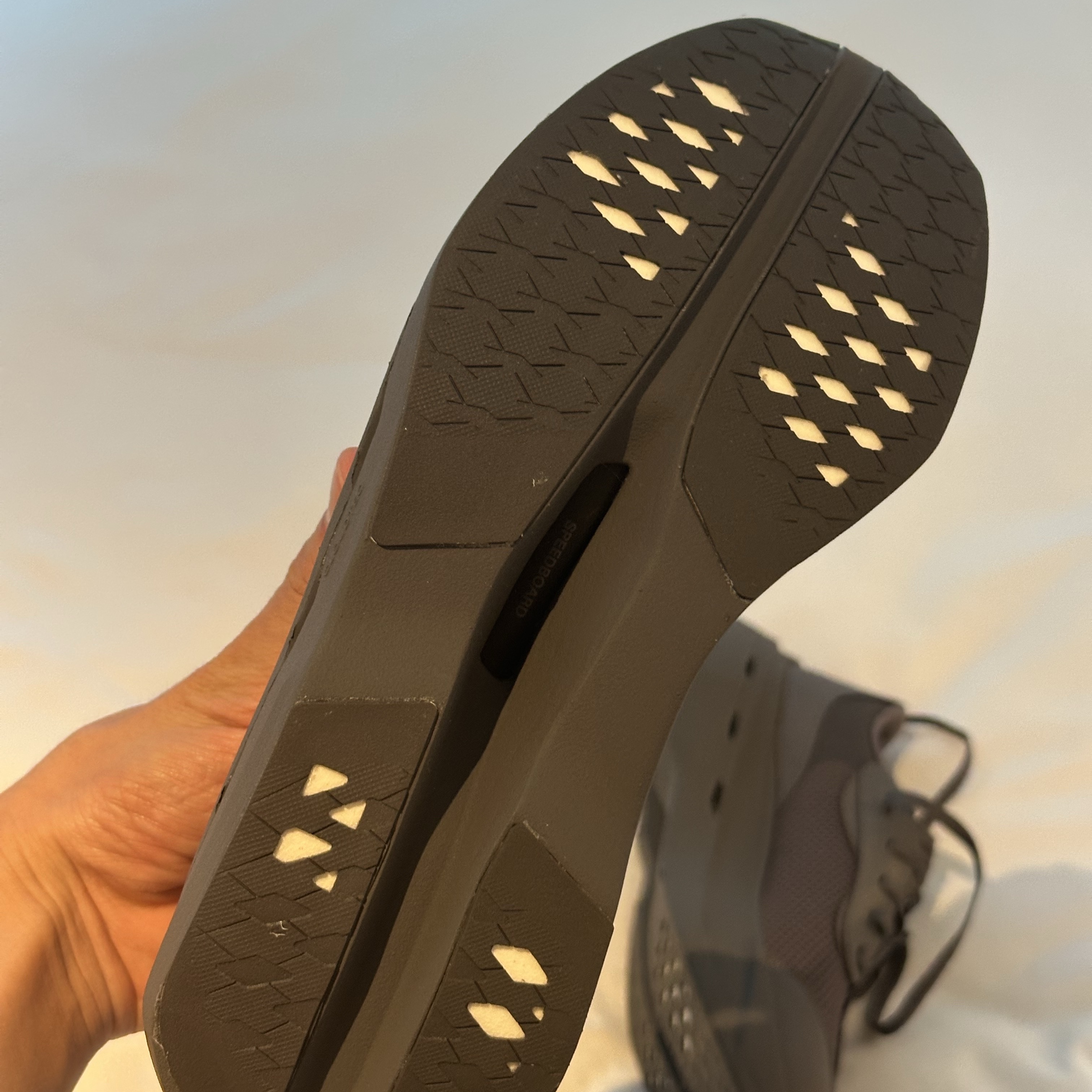 On Running x Post Archive Faction (Paf) Cloudboom Volt Ember Pebble 착용 스타일 - 3