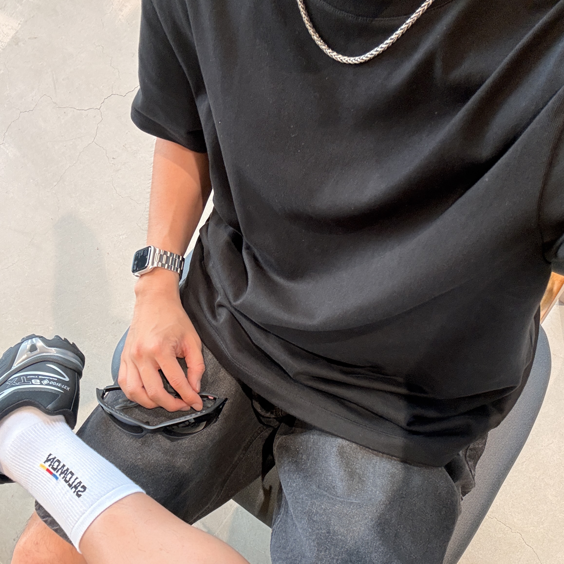 Oakley Plantaris Matte Black Frame Prizm Grey Lenses Regular Universal Fit, Salomon XT-6 GTX Black Silver 착용 스타일 - 2