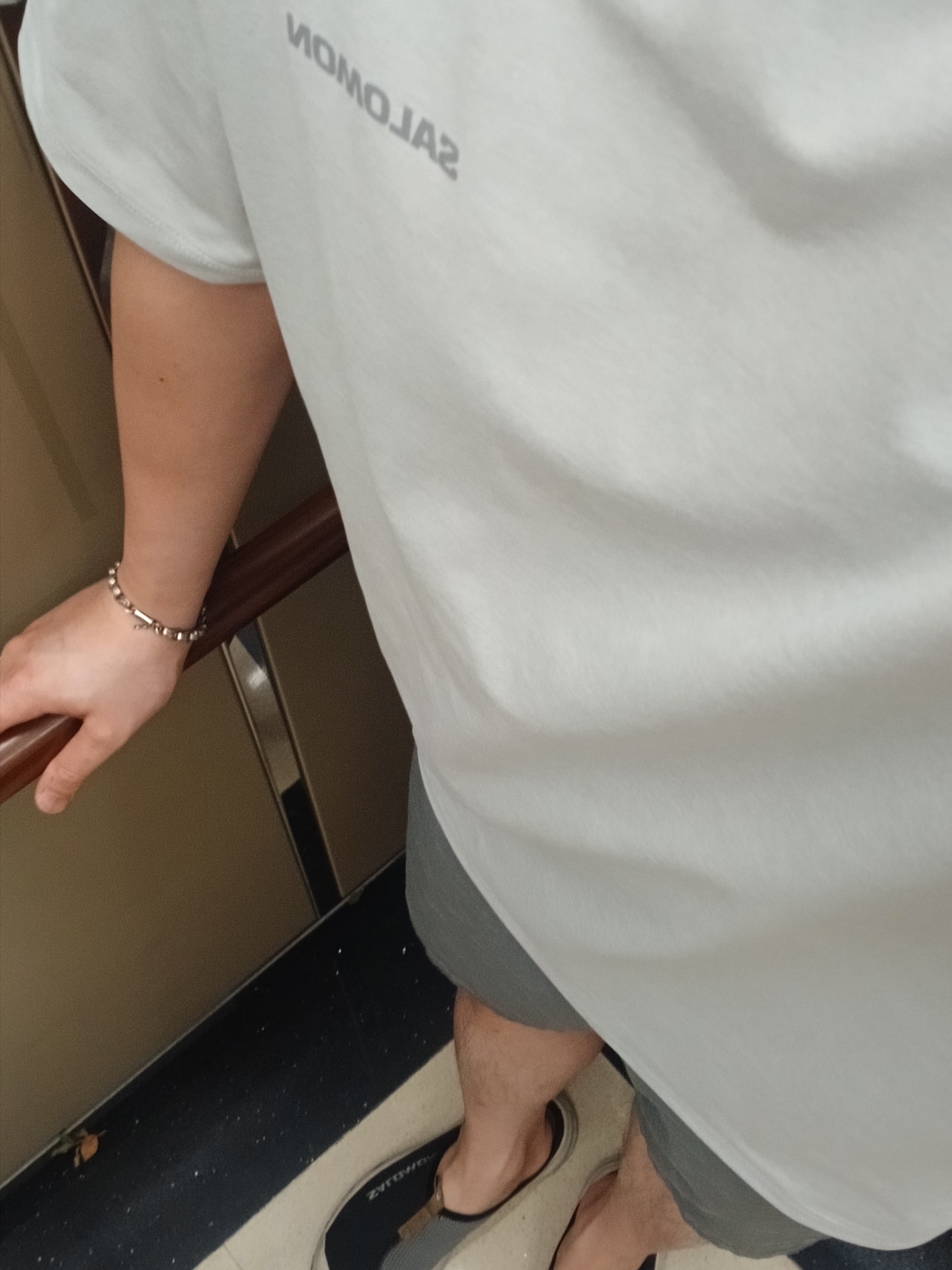 (W) Lululemon Fast and Free Running Hat Black, Nike N.A.C. Unlimited 7 Inch Training Shorts Smoke Grey (IF2814-084) 착용 스타일 - 2