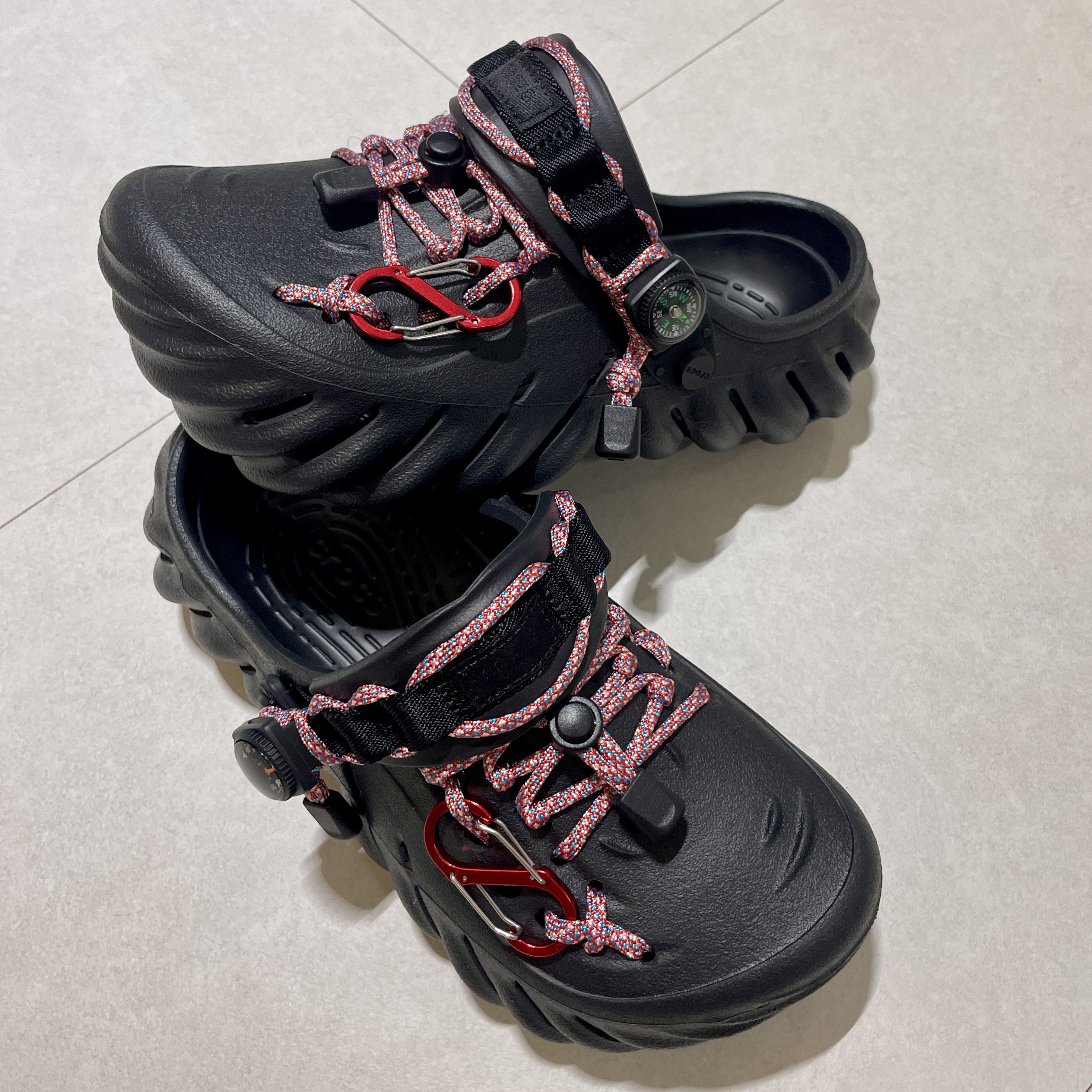 Crocs Echo Clog Black 착용 스타일