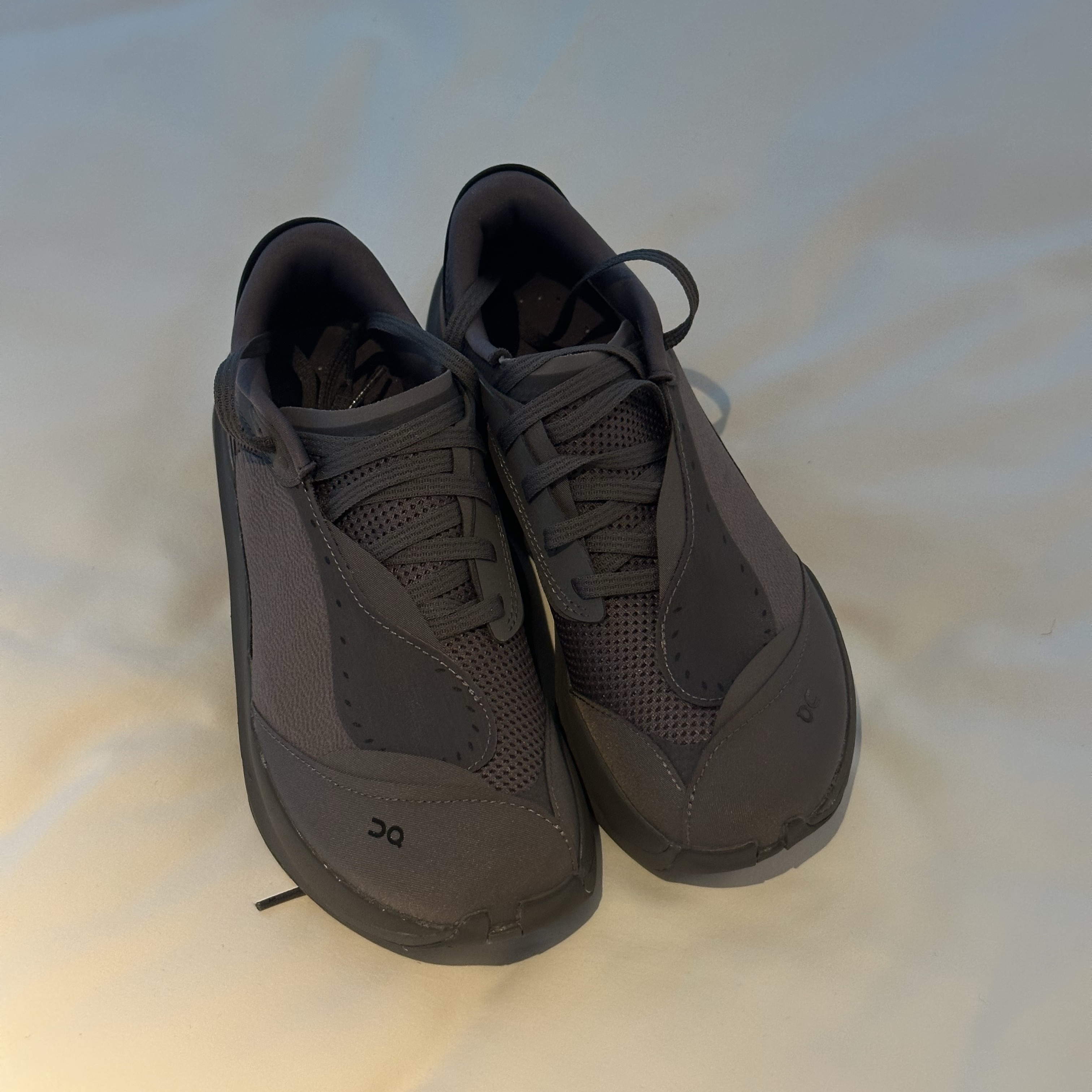On Running x Post Archive Faction (Paf) Cloudboom Volt Ember Pebble 착용 스타일 - 4