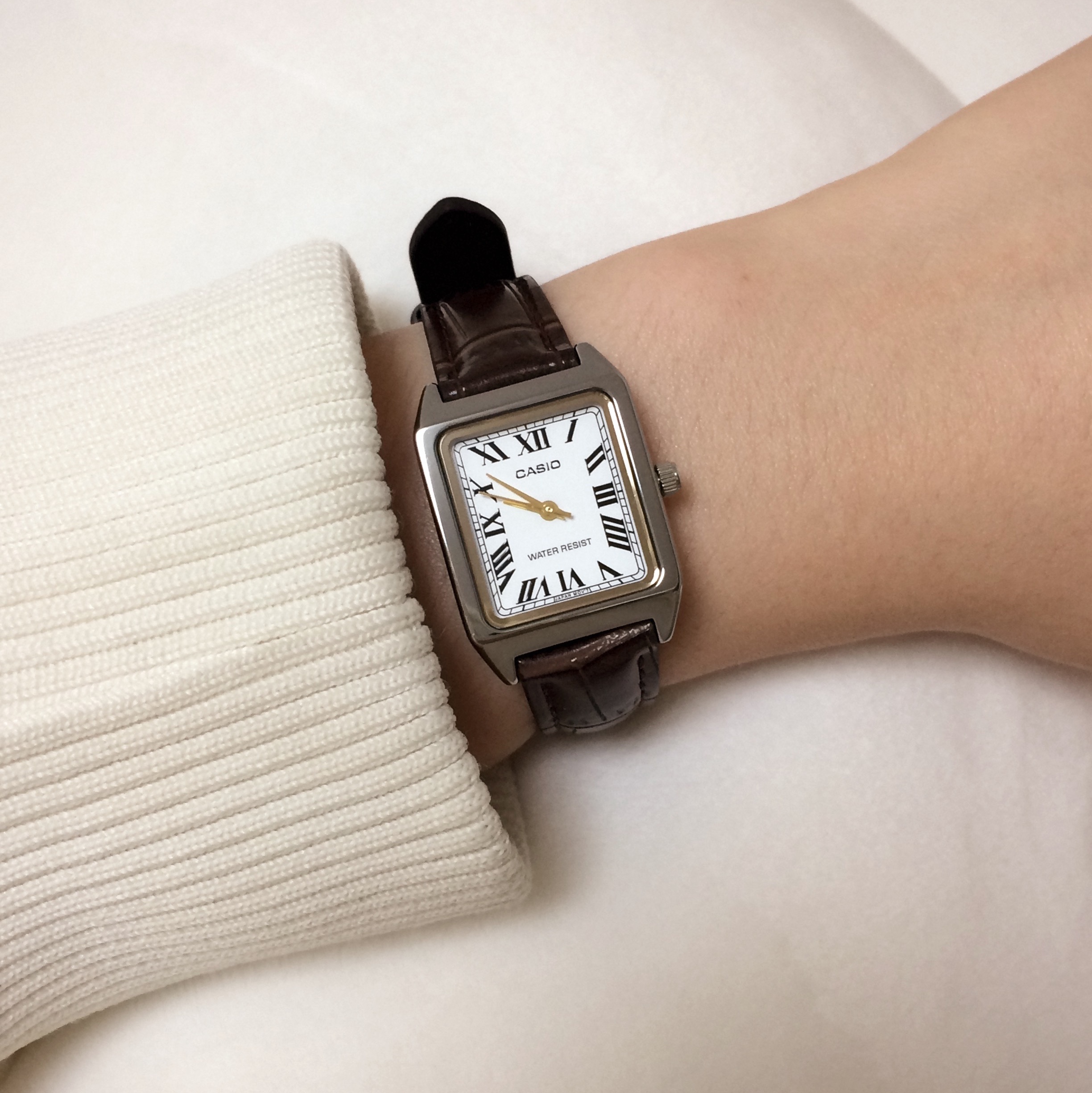 Casio LTP-V007L-7B2 착용 스타일