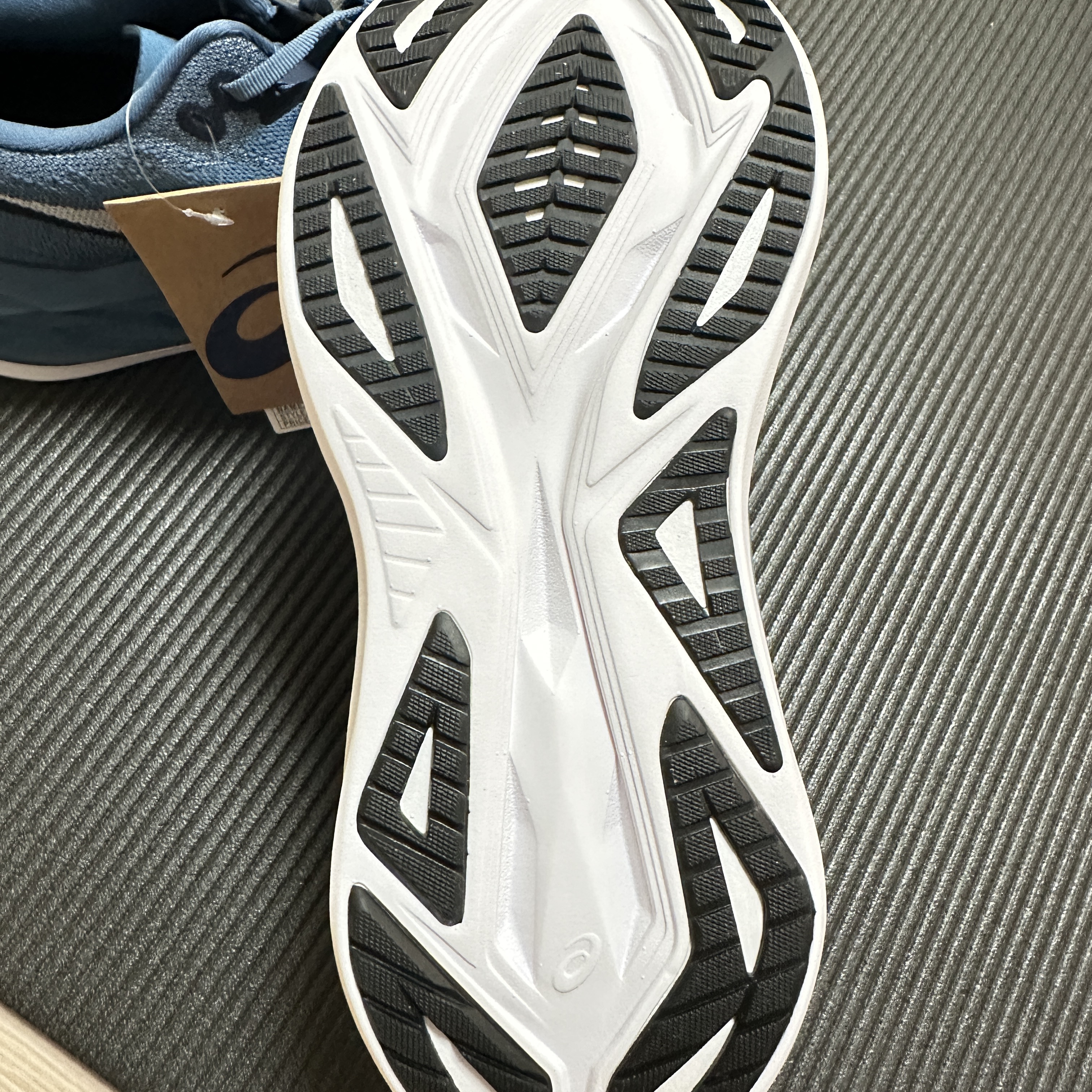 Asics Superblast 2 Winter Sea White 착용 스타일 - 5